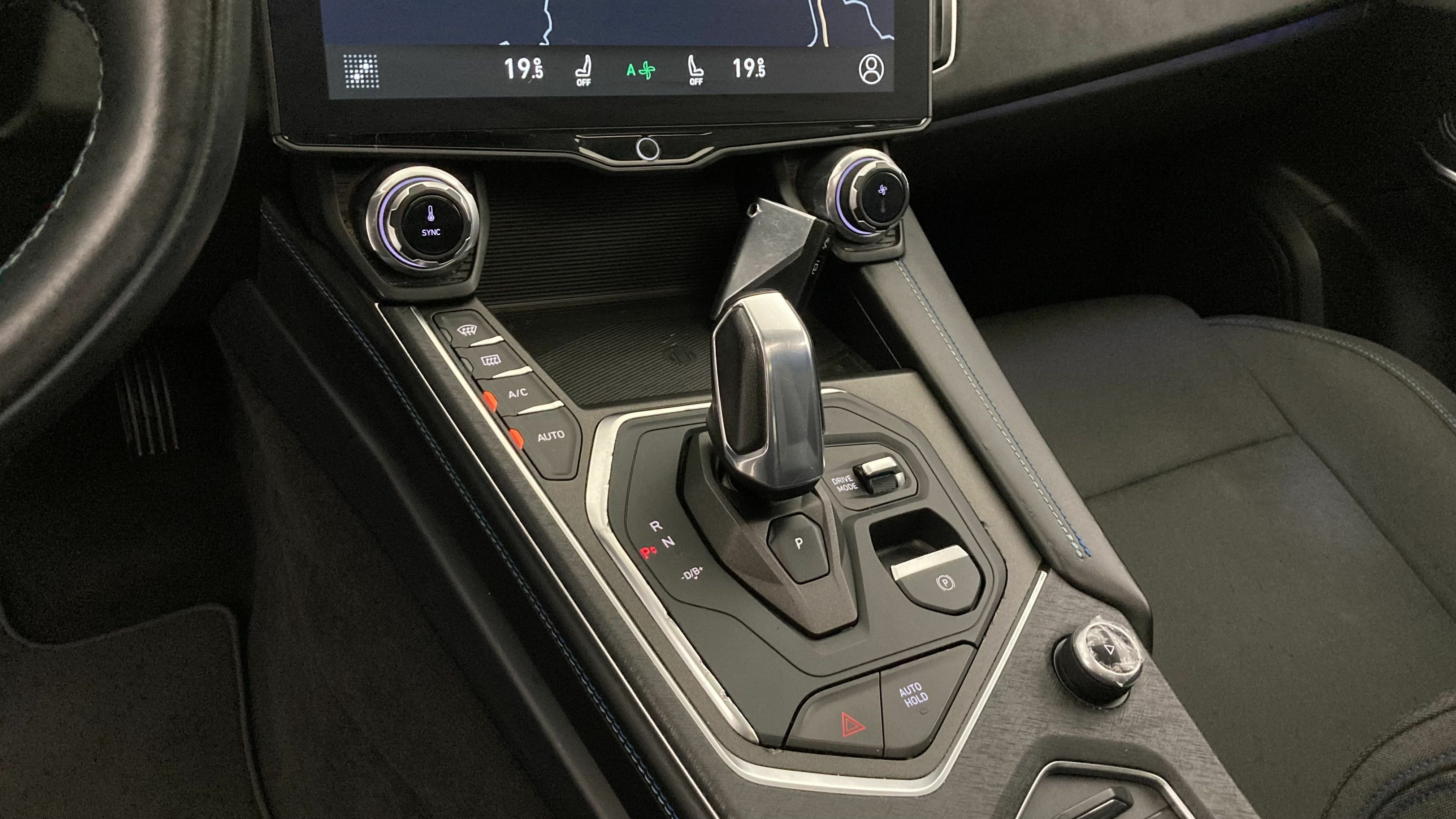 lynk&co 1 nv 1.5 PHEV 261 2022 black 20