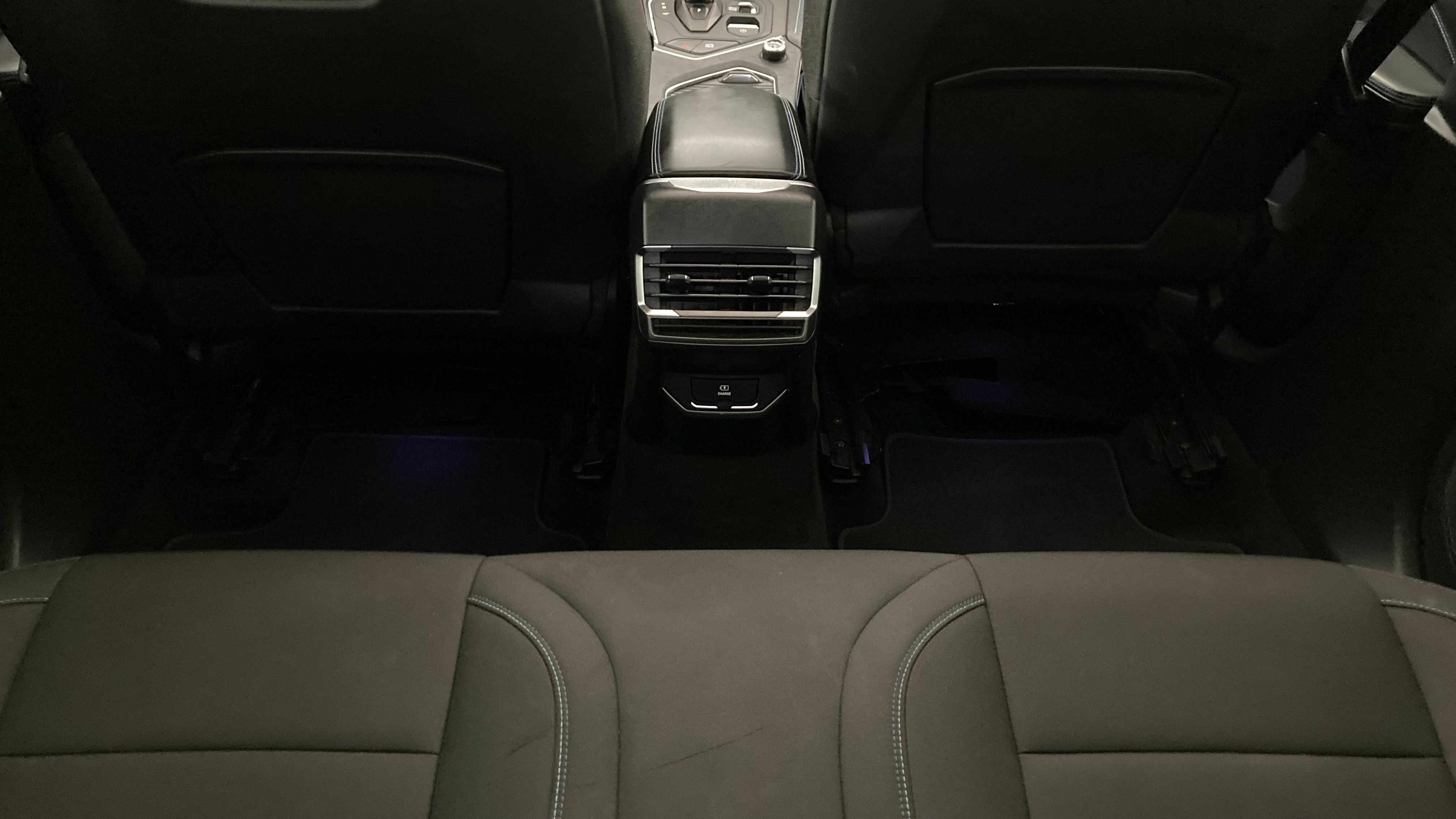 lynk&co 1 nv 1.5 PHEV 261 2022 black 22