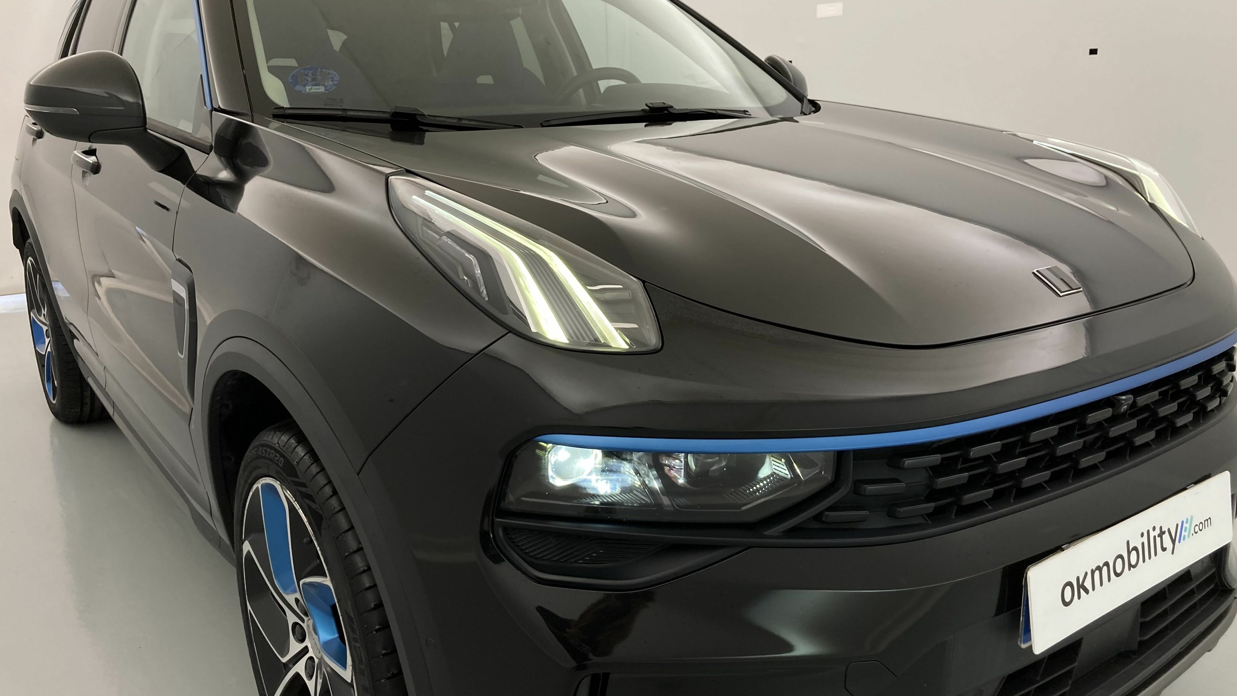 lynk&co 1 nv 1.5 PHEV 261 2022 black 29