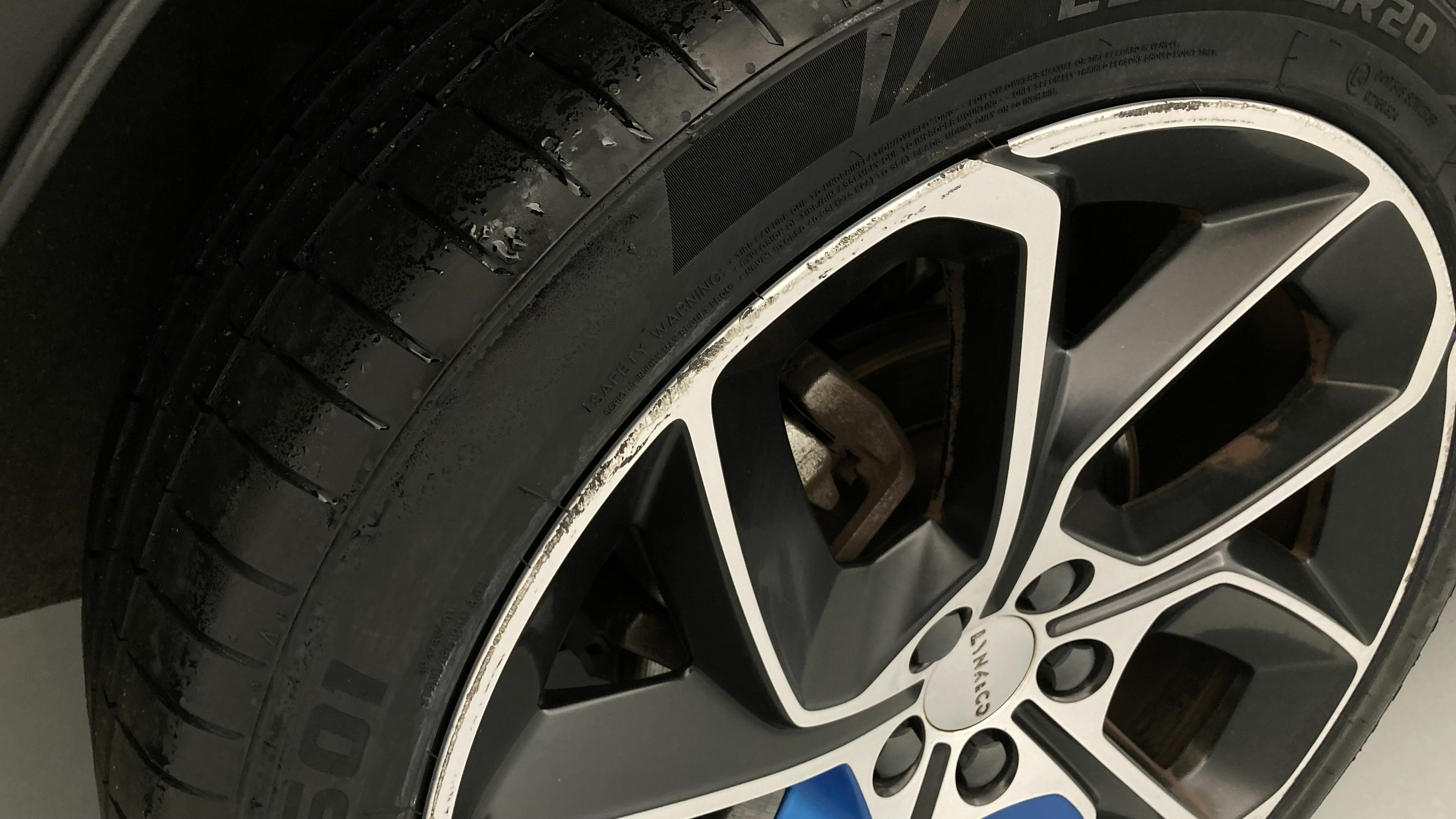 lynk&co 1 nv 1.5 PHEV 261 2022 black 33