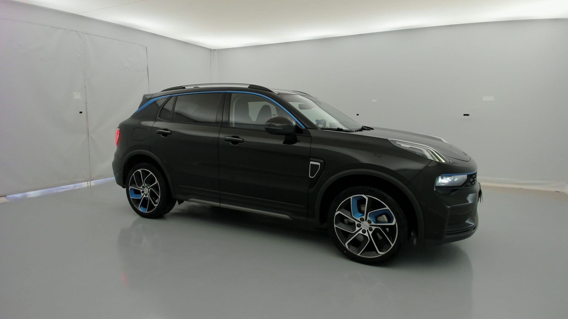 lynk&co 1 nv 1.5 PHEV 261 2022 black 2