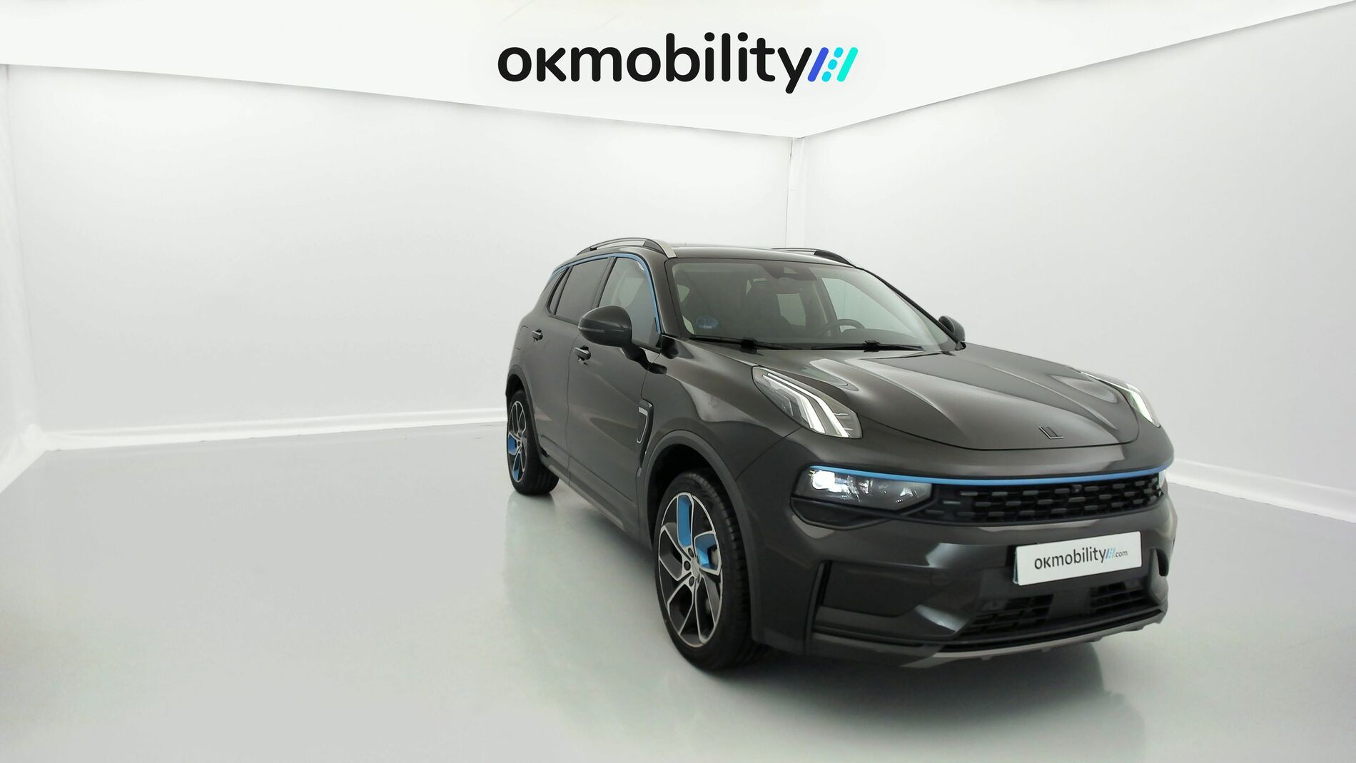 lynk&co 1 nv 1.5 PHEV 261 2022 black 3