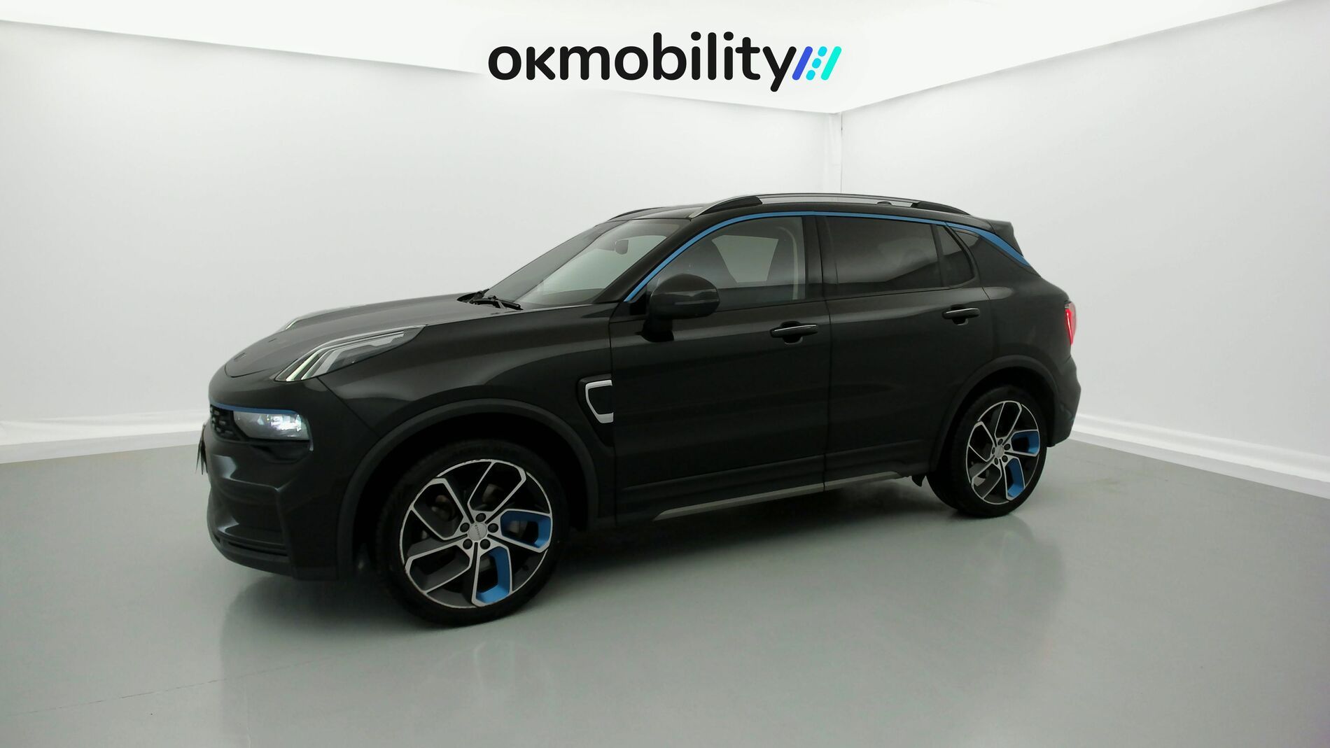 lynk&co 1 nv 1.5 PHEV 261 2022 black 5