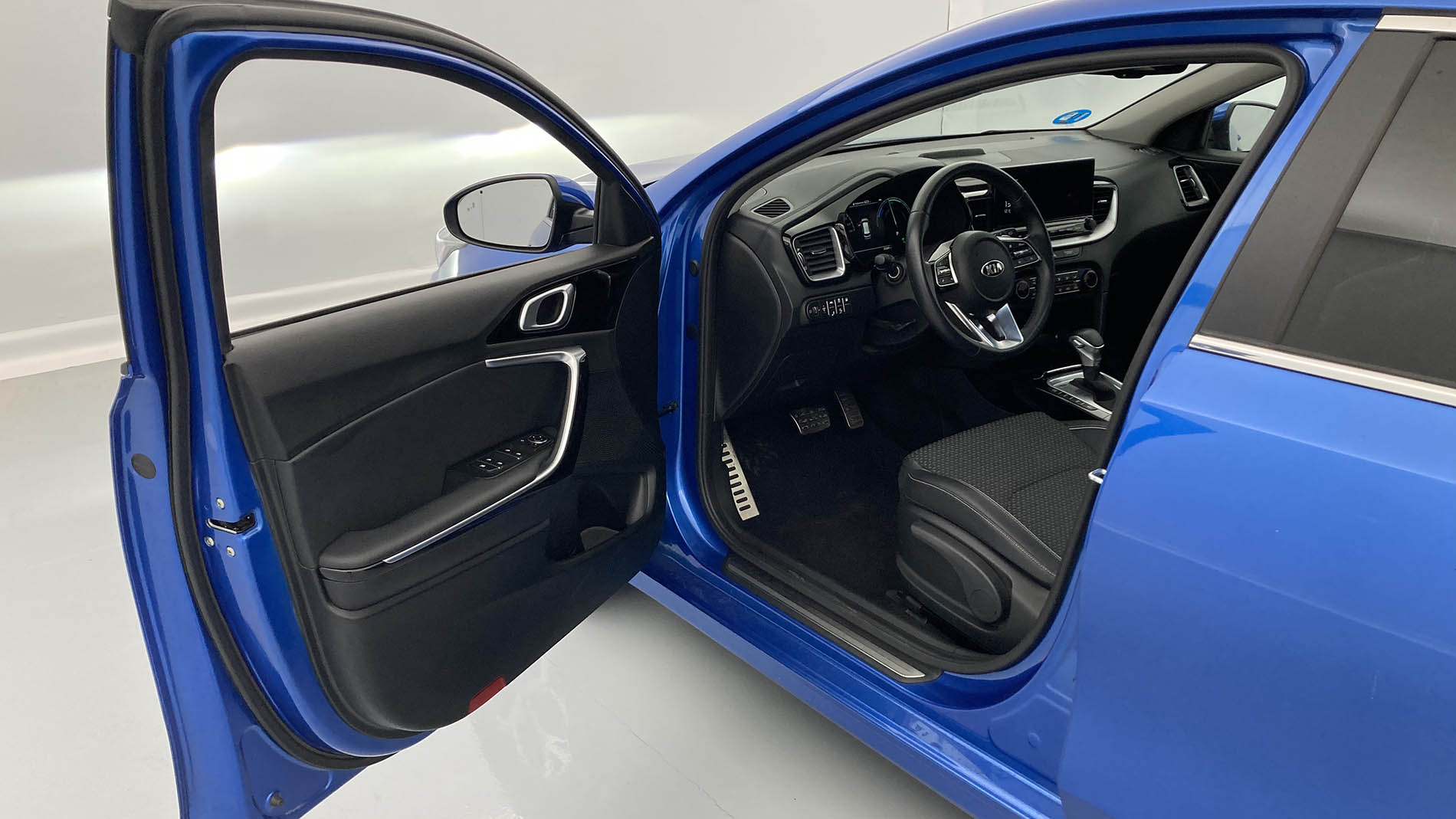 kia ceed tourer emotion 1.6 PHEV 141 2021 blue flame 23