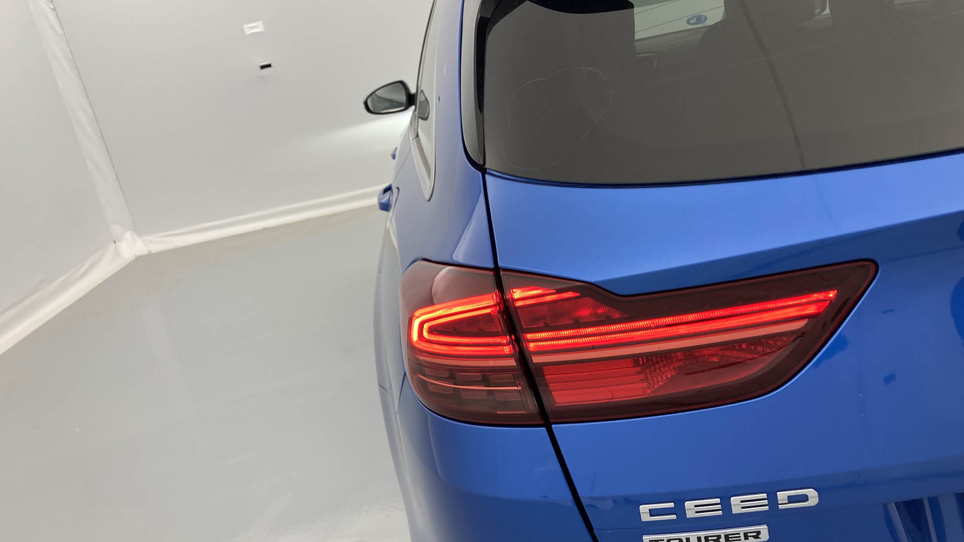 kia ceed tourer emotion 1.6 PHEV 141 2021 blue flame 30