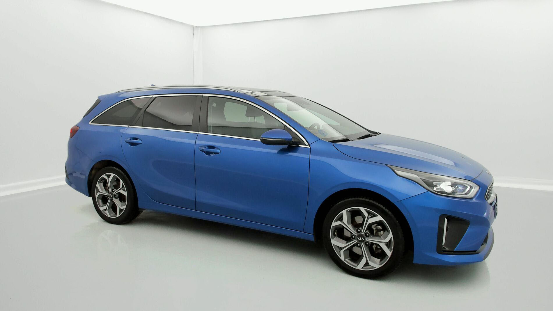 kia ceed tourer emotion 1.6 PHEV 141 2021 blue flame 2