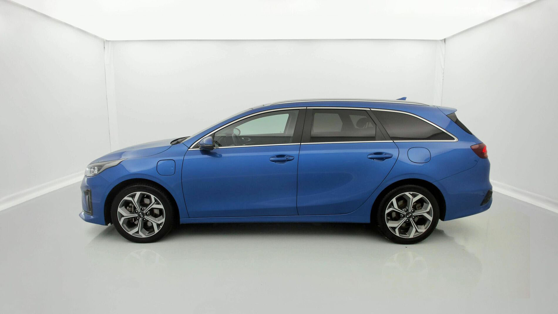 kia ceed tourer emotion 1.6 PHEV 141 2021 blue flame 8