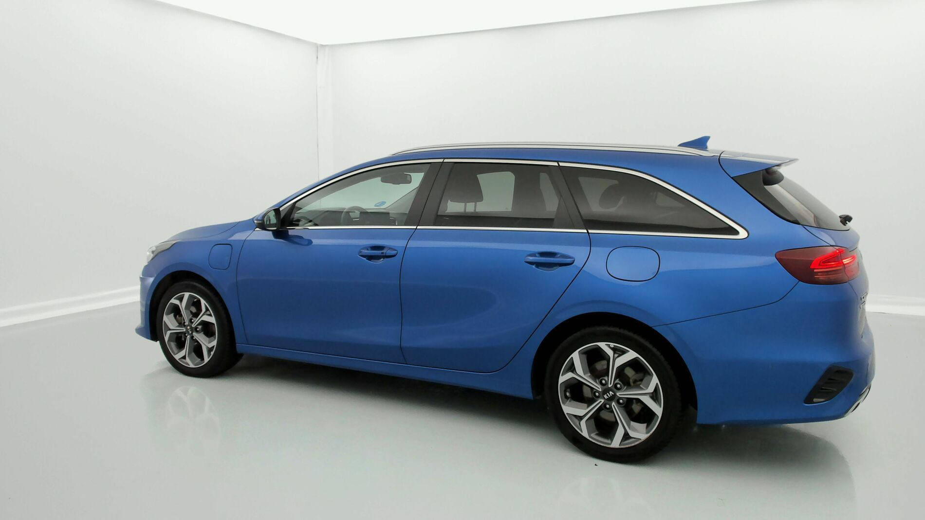 kia ceed tourer emotion 1.6 PHEV 141 2021 blue flame 9