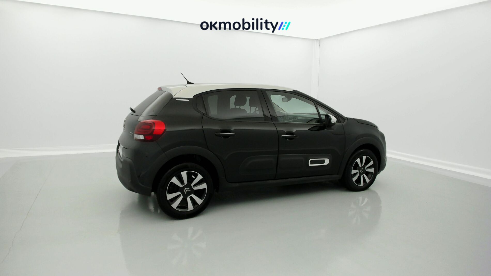 citroen c3 shine 1.2 PURETECH 110 EAT 2023 negro perla / blanco 9