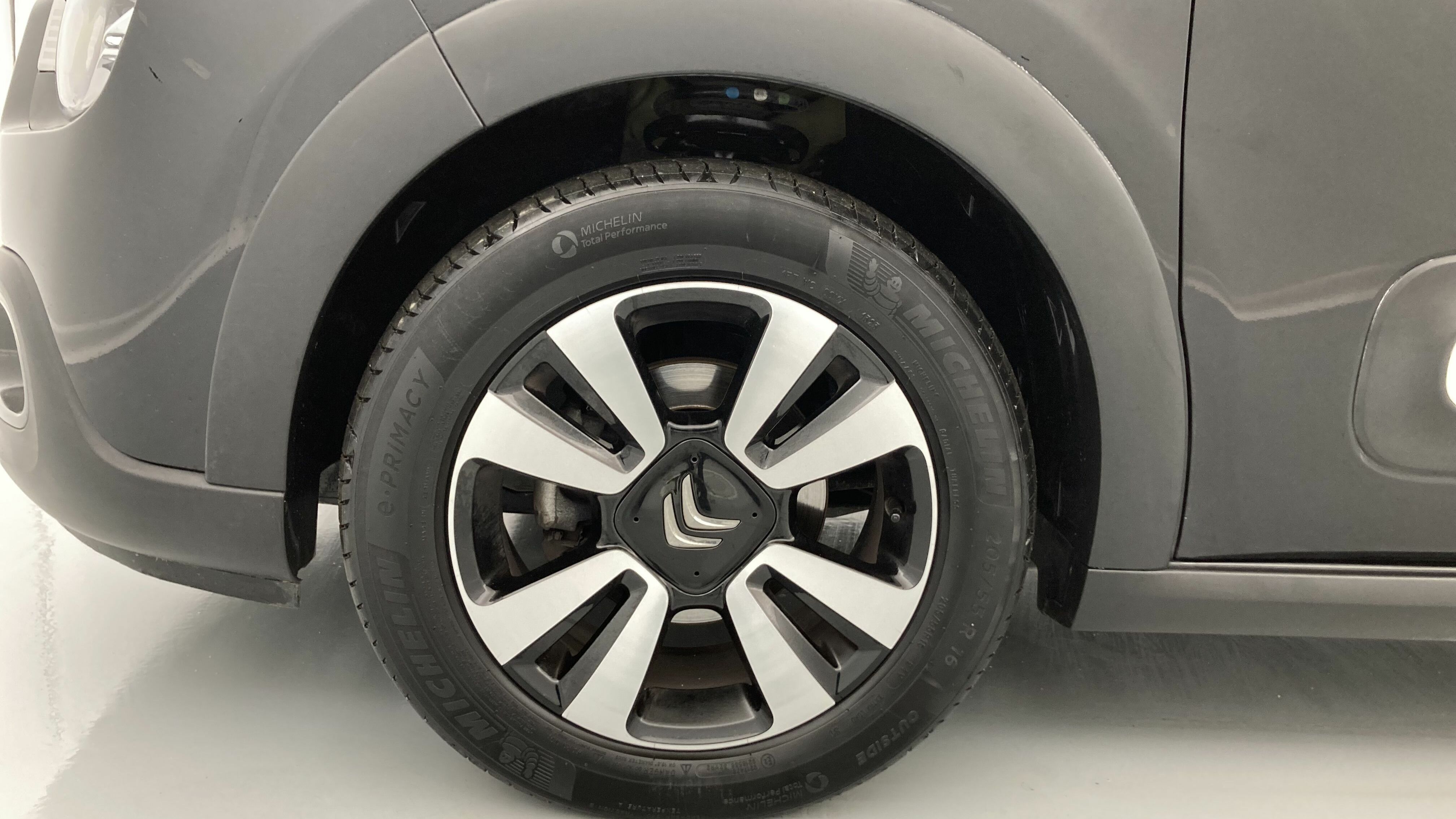 citroen c3 shine 1.2 PURETECH 110 EAT 2023 negro perla / blanco 20
