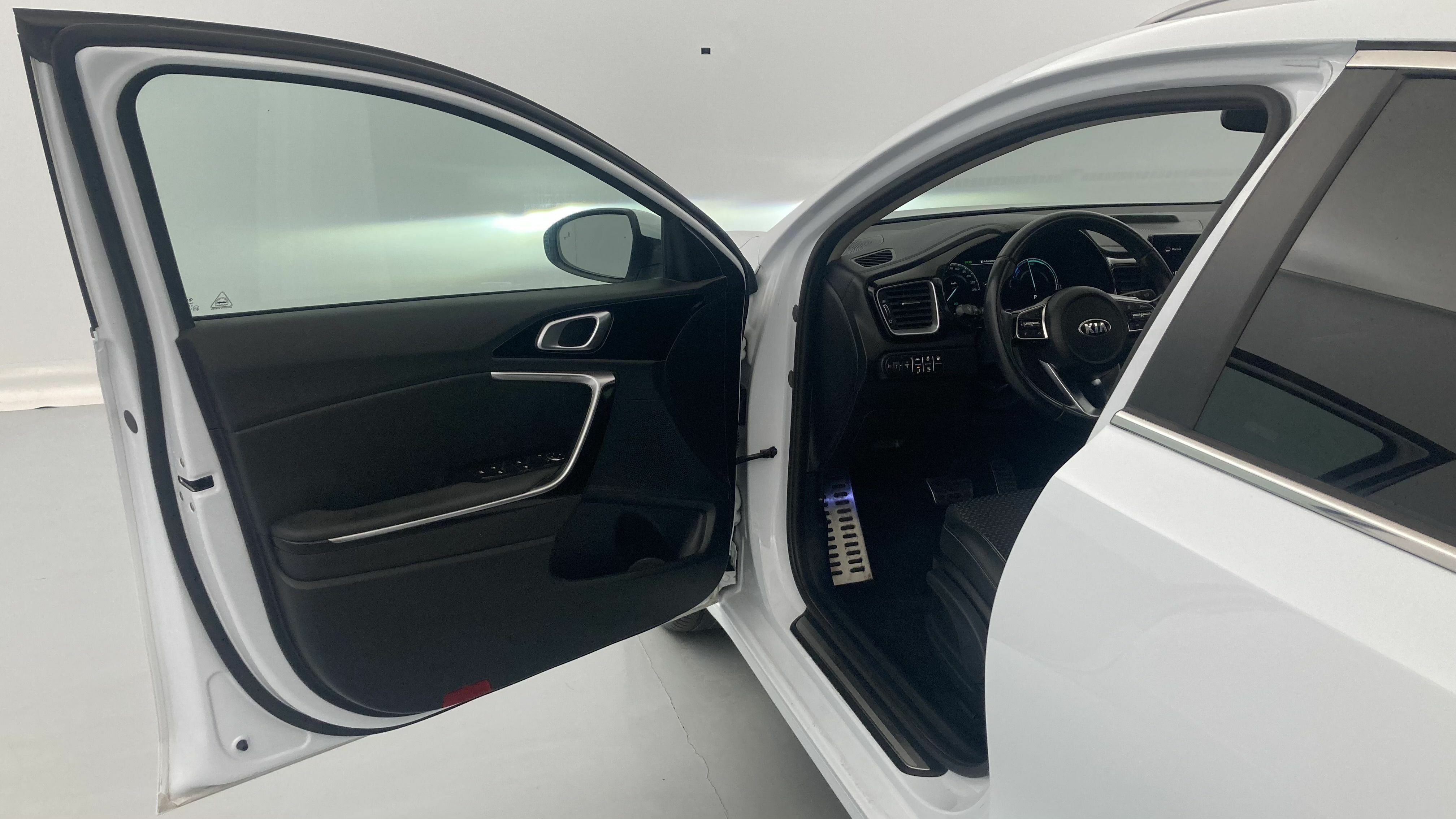 kia ceed tourer emotion 1.6 PHEV 141 2021 cararraweiss 12