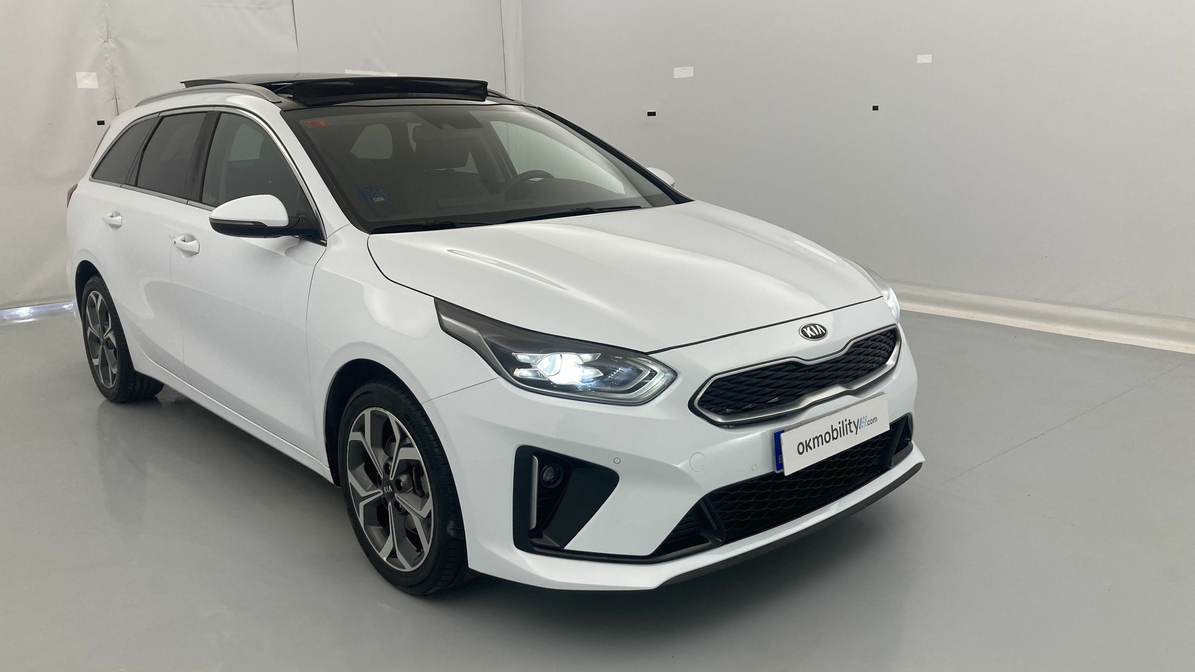 kia ceed tourer emotion 1.6 PHEV 141 2021 cararraweiss 22