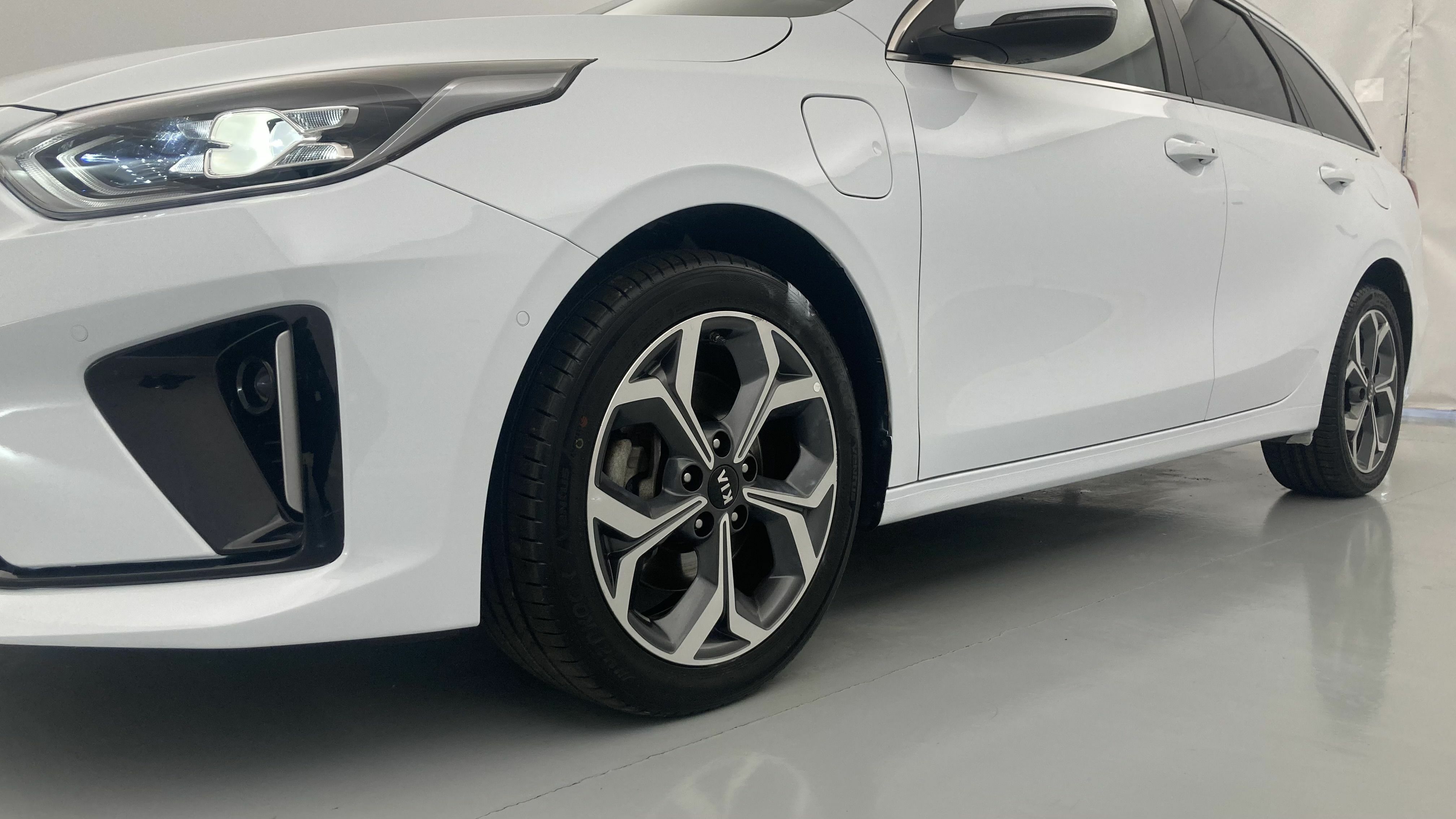 kia ceed tourer emotion 1.6 PHEV 141 2021 cararraweiss 25