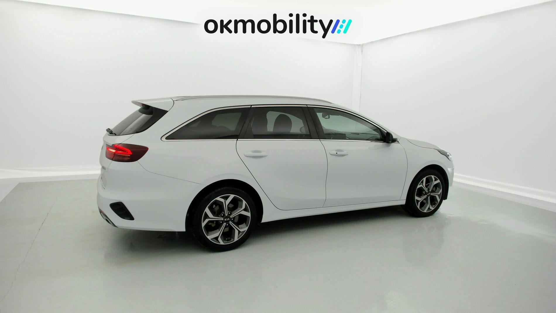 kia ceed tourer emotion 1.6 PHEV 141 2021 cararraweiss 11