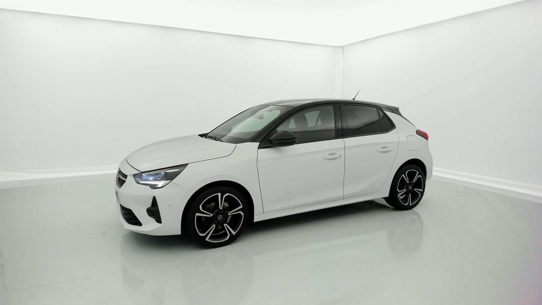 opel corsa gs 1.2T 100 2023 arktis white 2