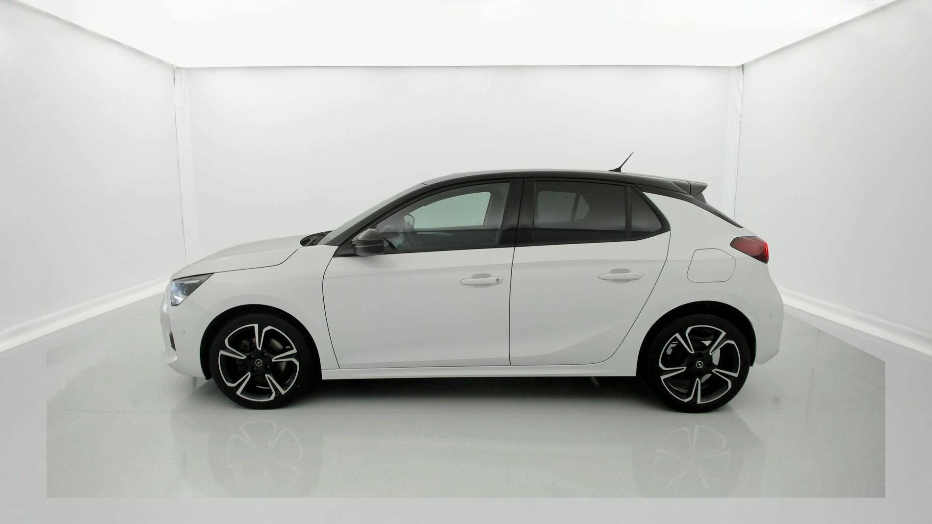 opel corsa gs 1.2T 100 2023 arktis white 3