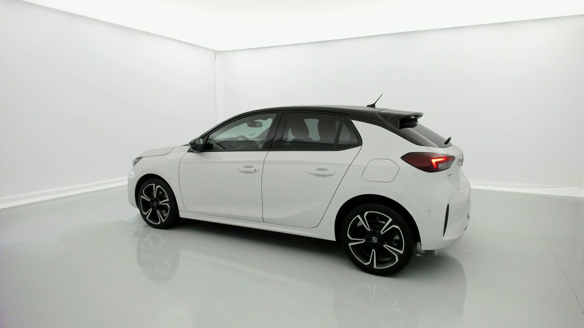 opel corsa gs 1.2T 100 2023 arktis white 4