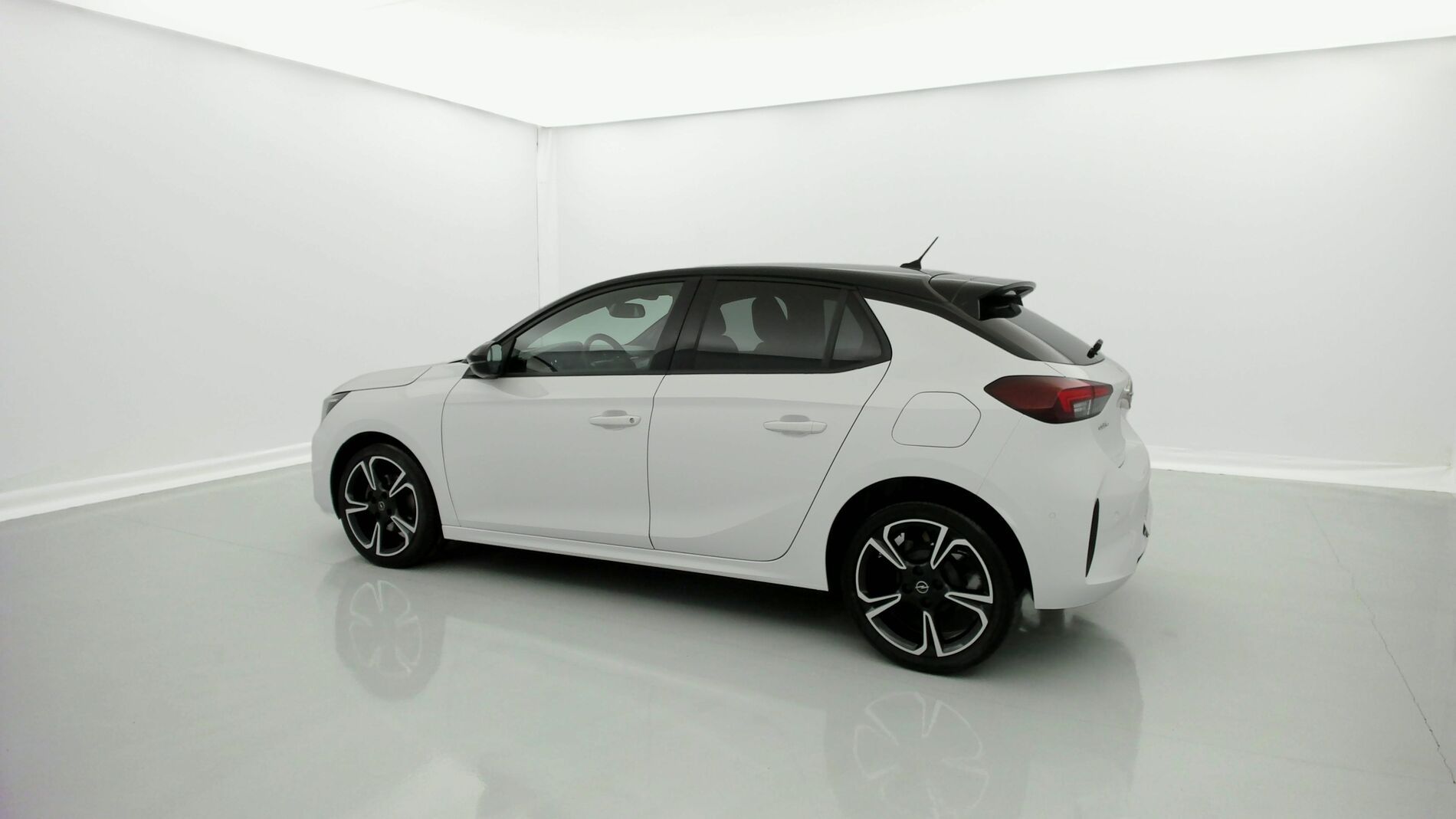 opel corsa gs 1.2T 100 2023 arktis white 4