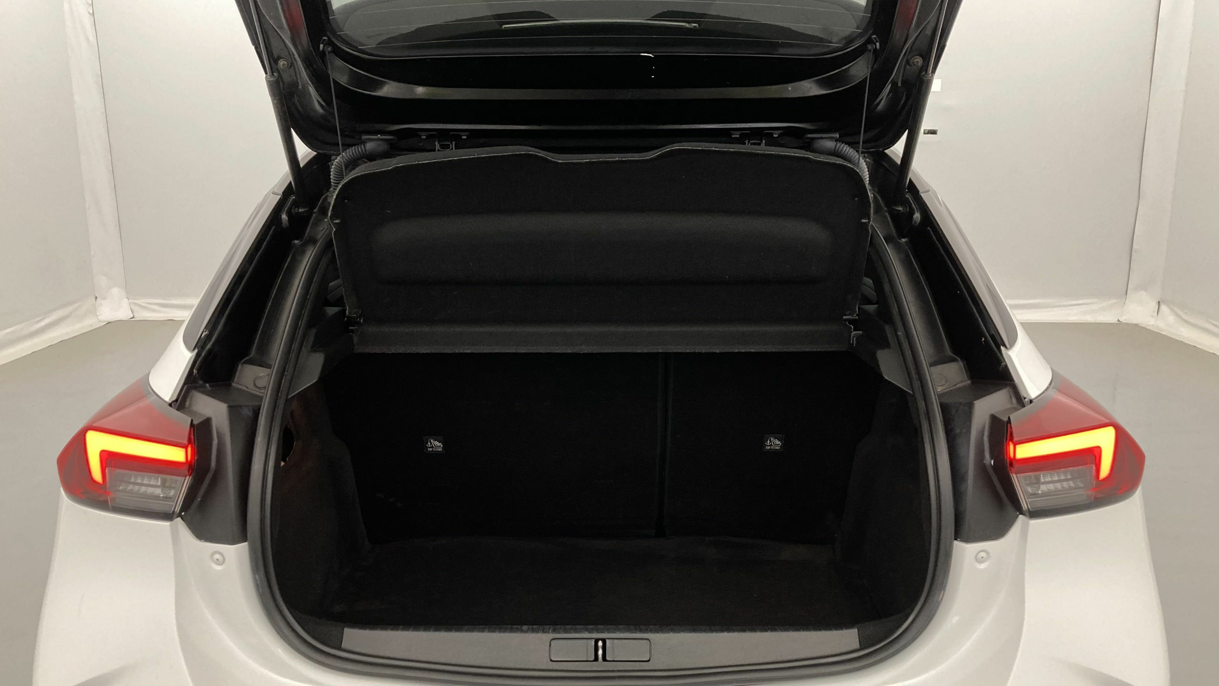 opel corsa gs 1.2T 100 2023 arktis white 24