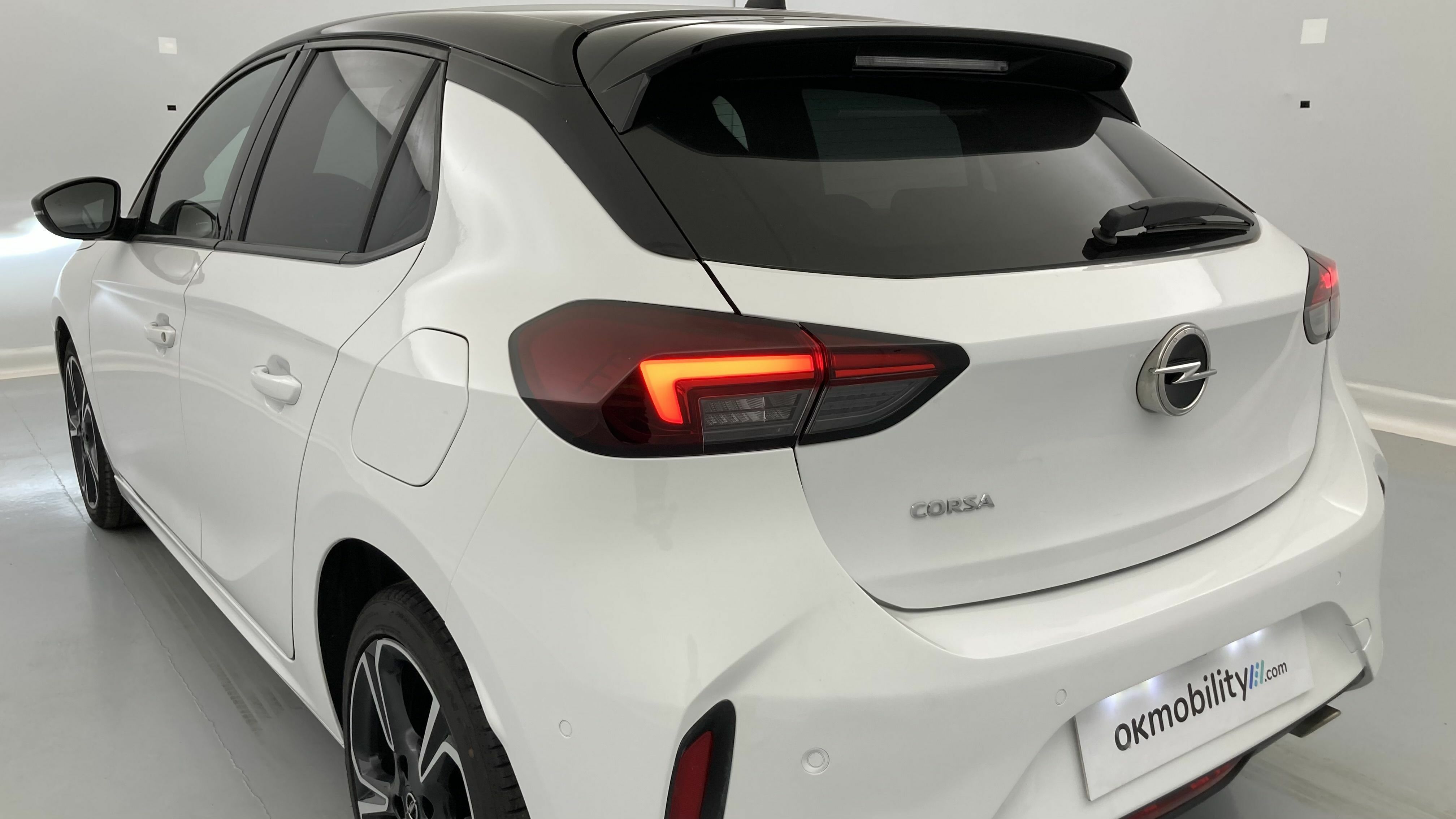 opel corsa gs 1.2T 100 2023 arktis white 30