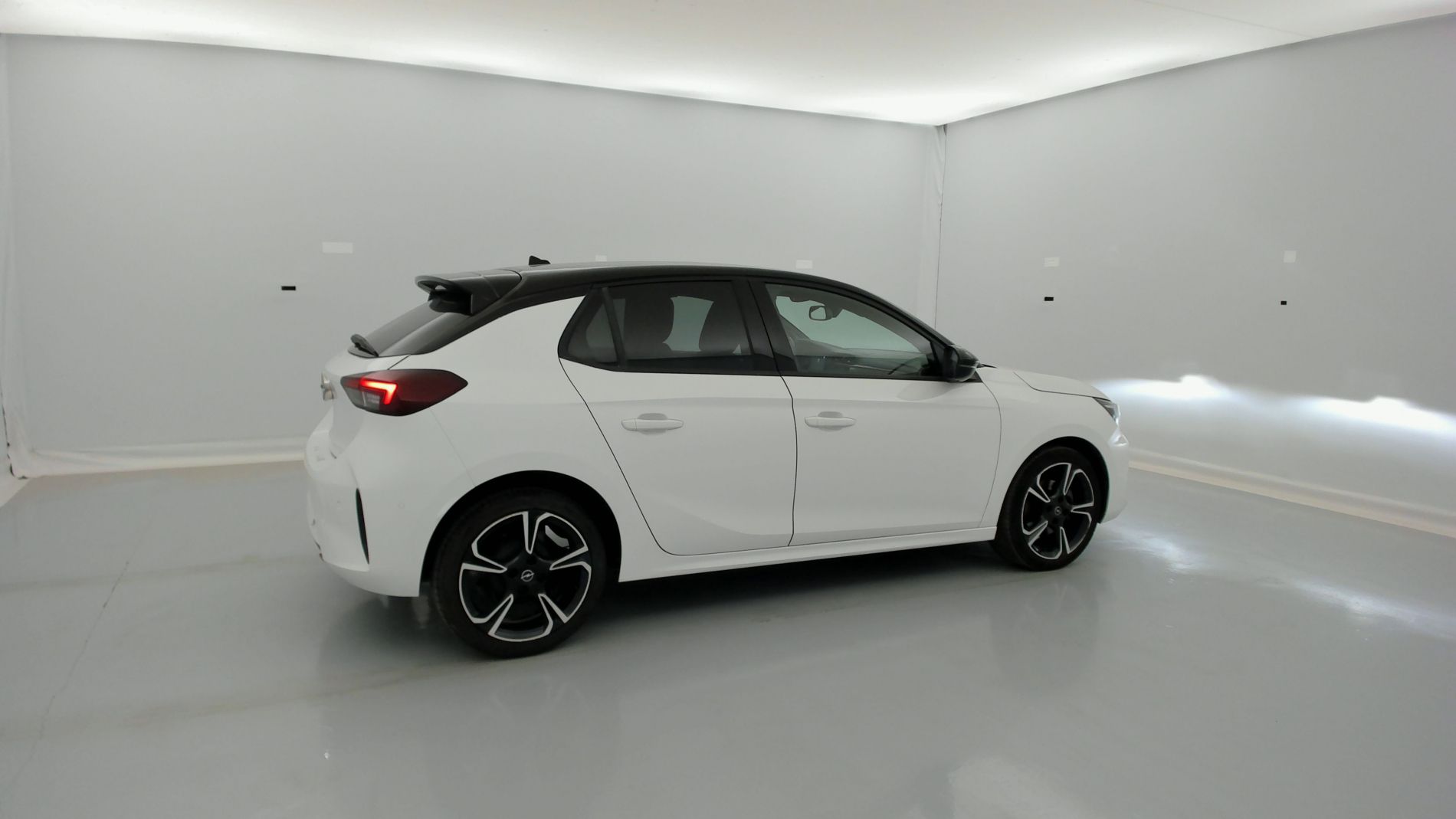 opel corsa gs 1.2T 100 2023 arktis white 12