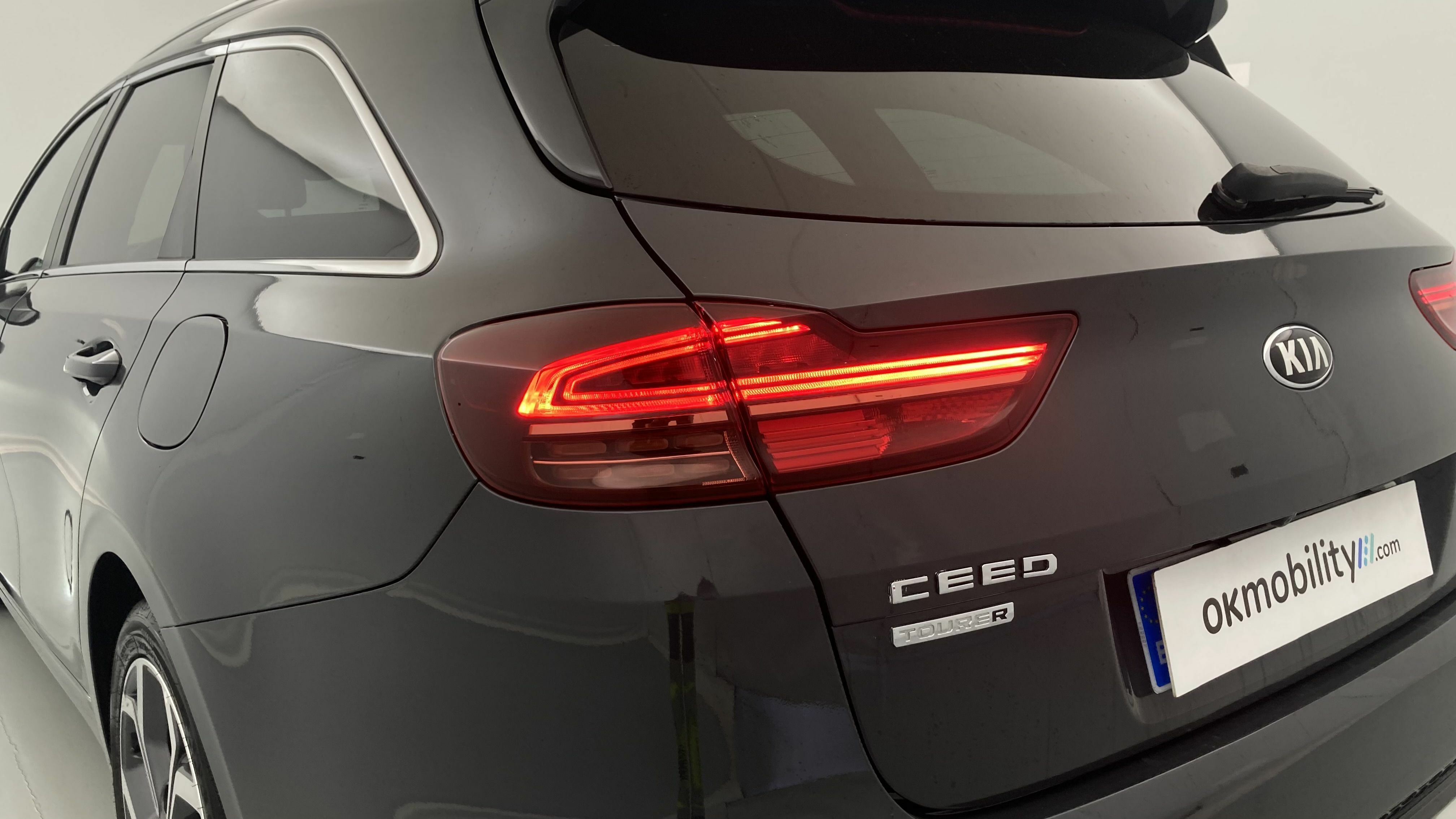 kia ceed tourer emotion 1.6 PHEV 141 2021 pentametal 30