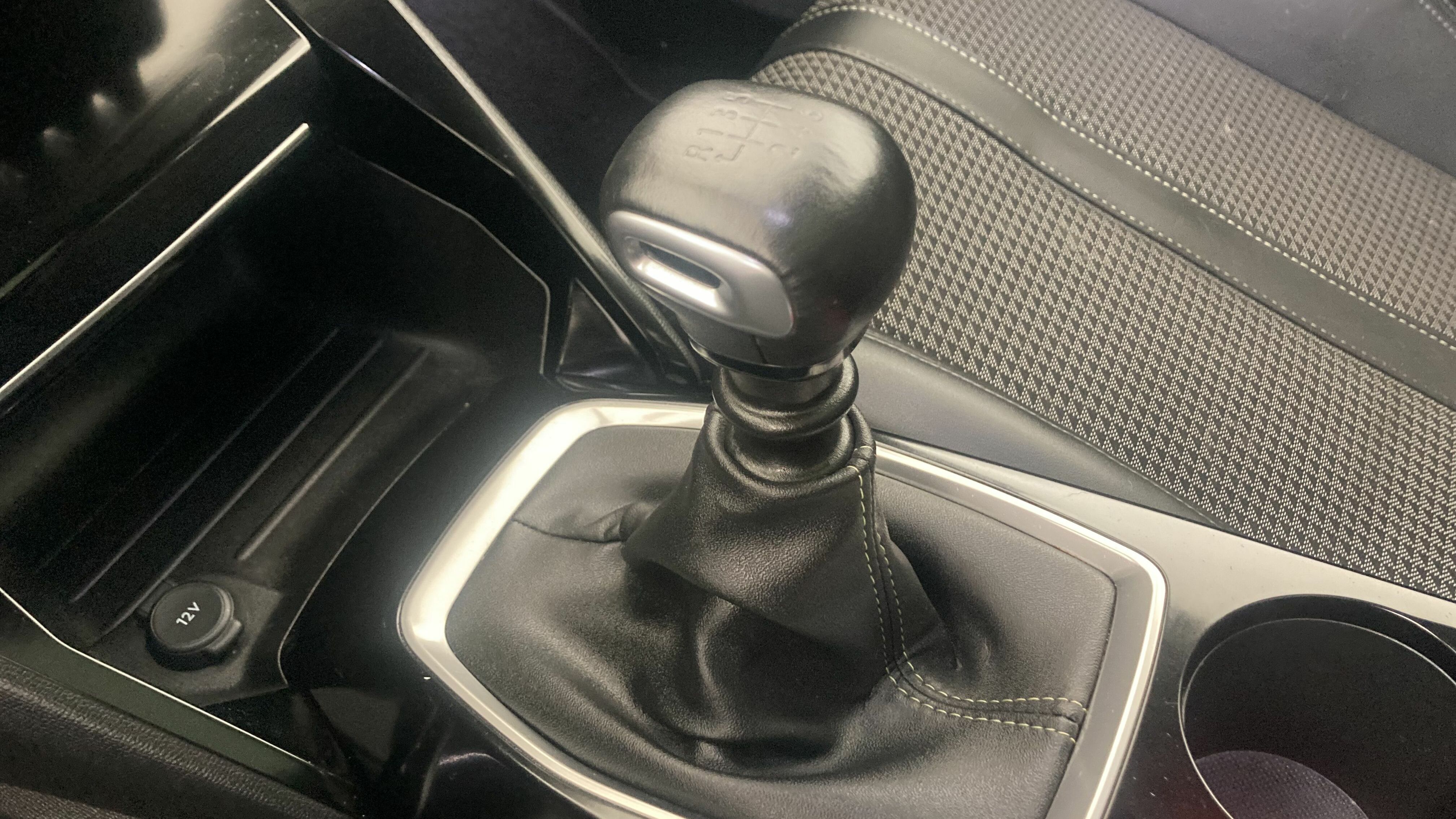 peugeot 2008 gt 1.2 PURETECH 130 2021 gris platinium / black diamond 17