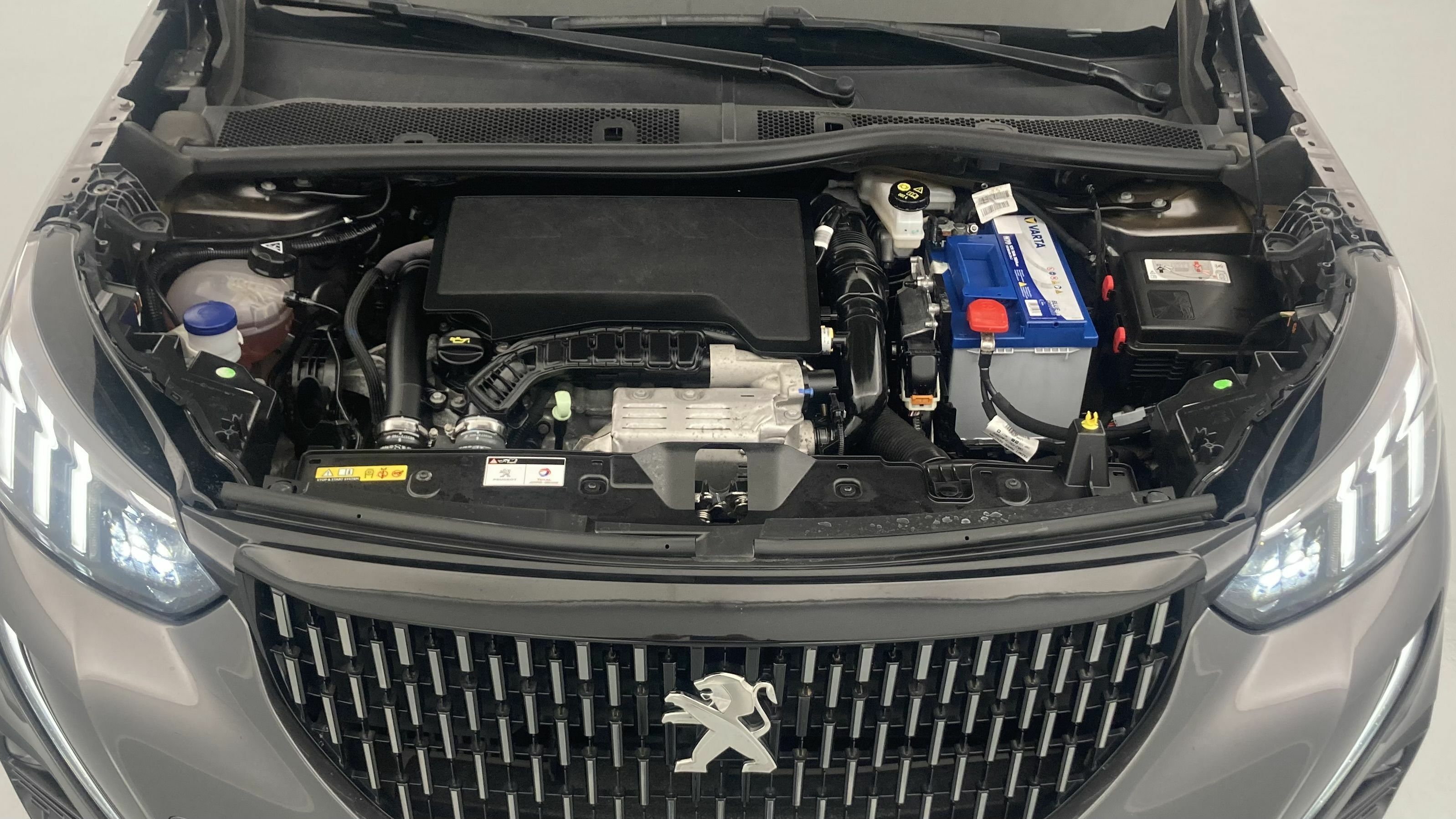 peugeot 2008 gt 1.2 PURETECH 130 2021 gris platinium / black diamond 20