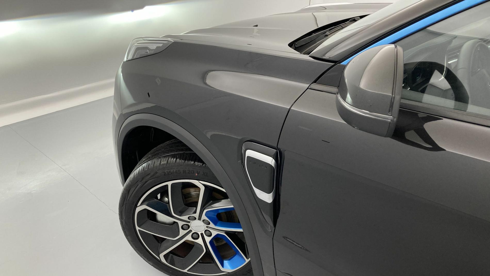 lynk&co 1 nv 1.5 PHEV 261 2022 black 25