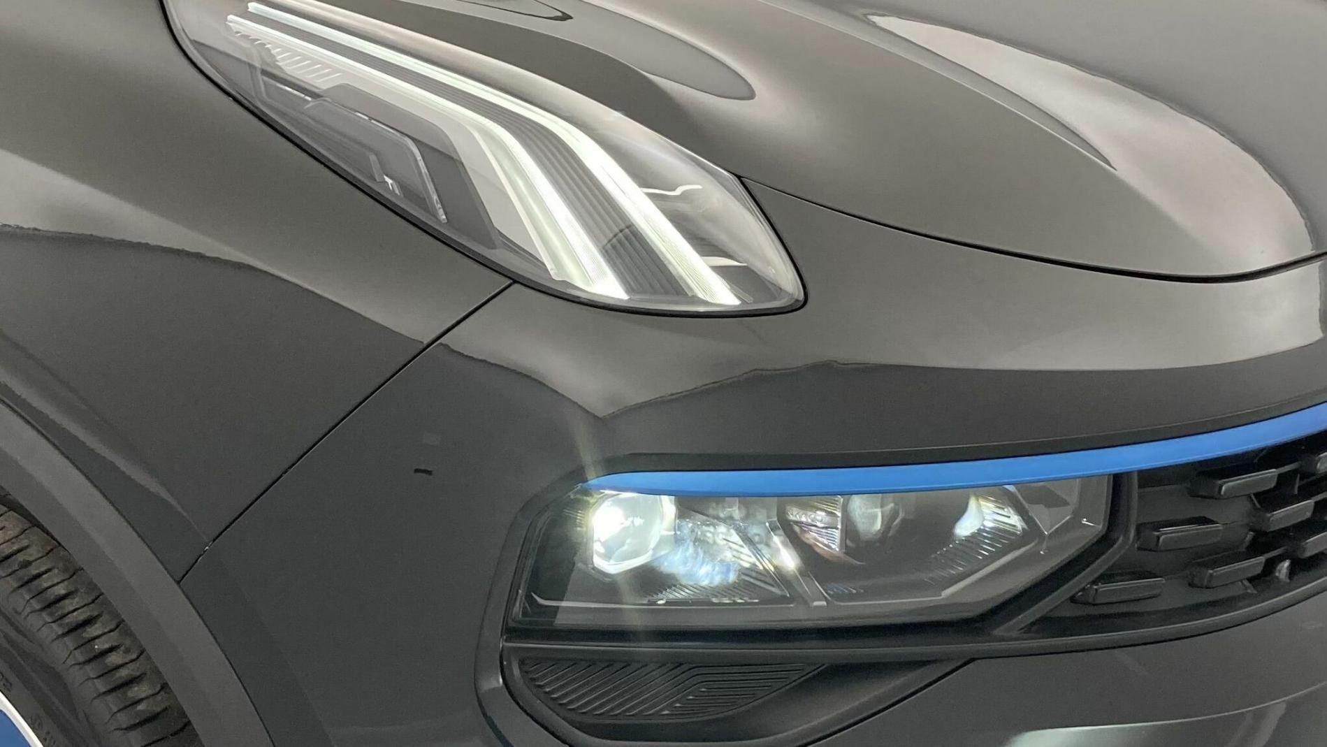 lynk&co 1 nv 1.5 PHEV 261 2022 black 27