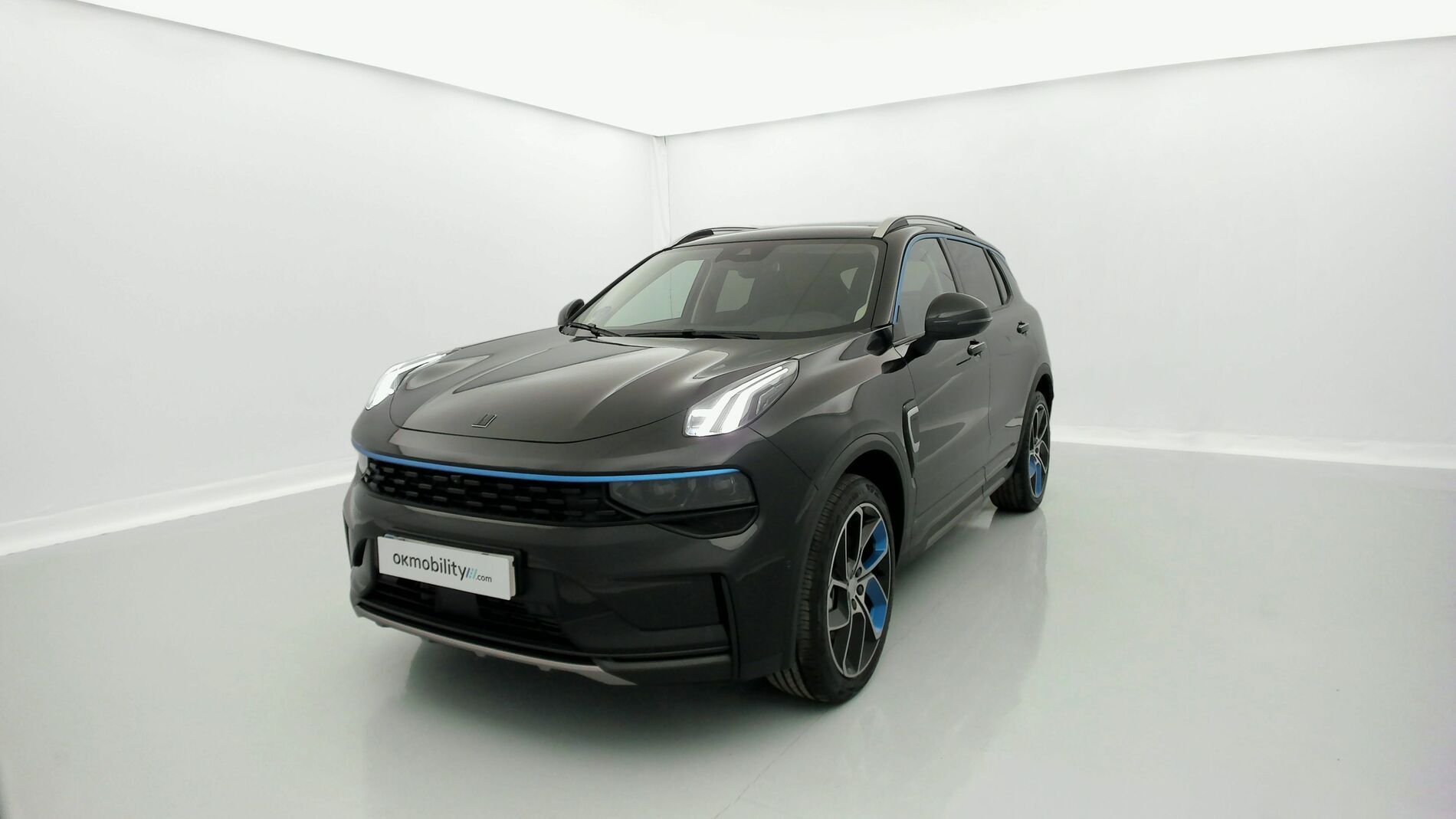 lynk&co 1 nv 1.5 PHEV 261 2022 black 1