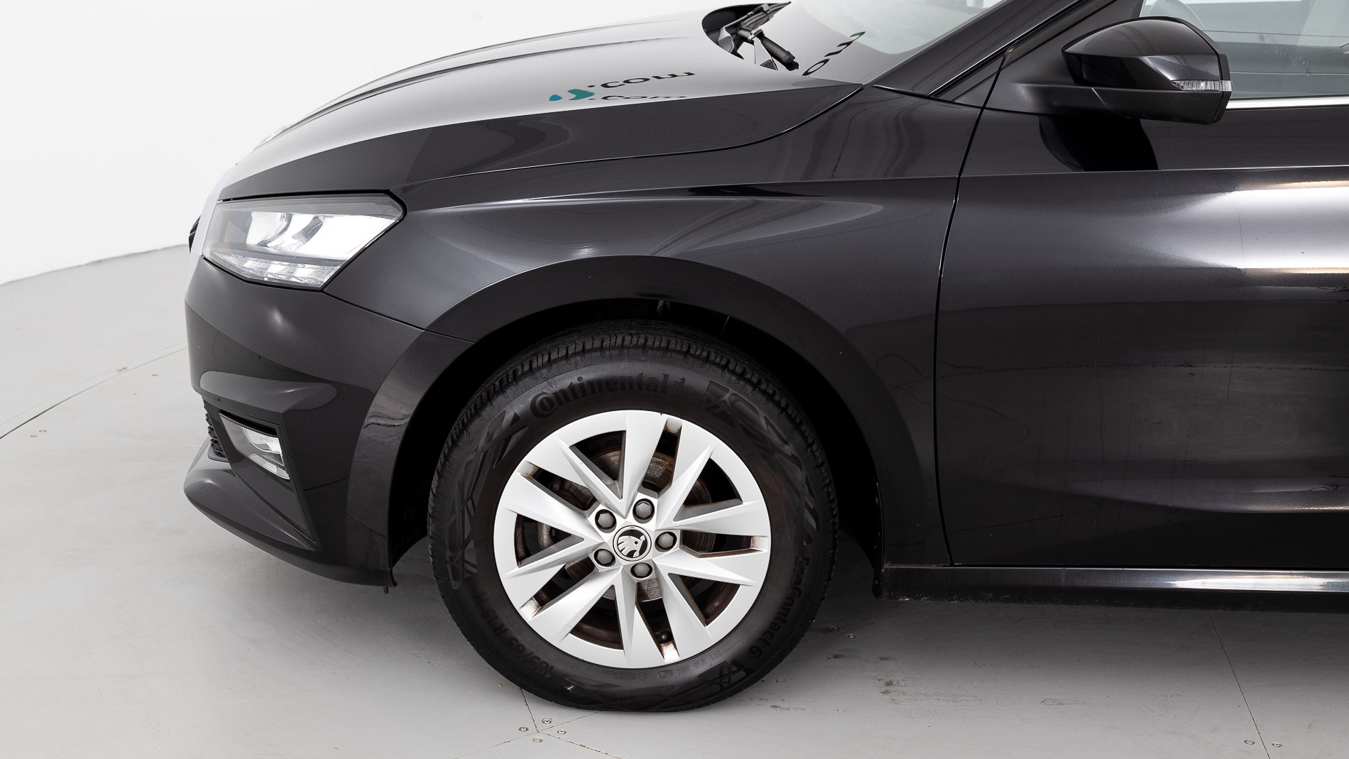 skoda fabia selection 1.0 TSI 95 2024 negro mágico efecto perla 23