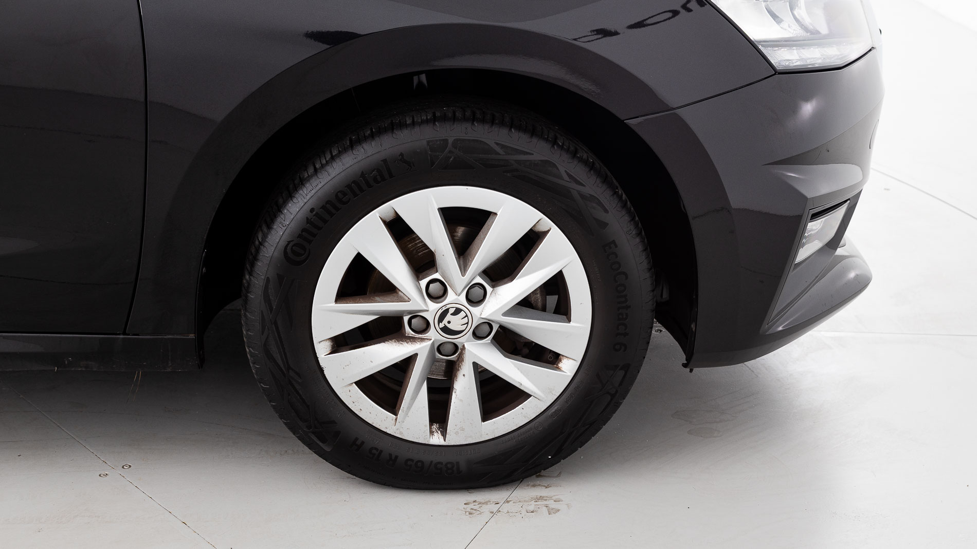 skoda fabia selection 1.0 TSI 95 2024 negro mágico efecto perla 26