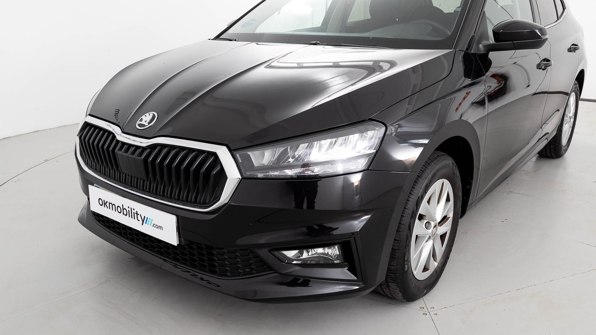 skoda fabia selection 1.0 TSI 95 2024 negro mágico efecto perla 27