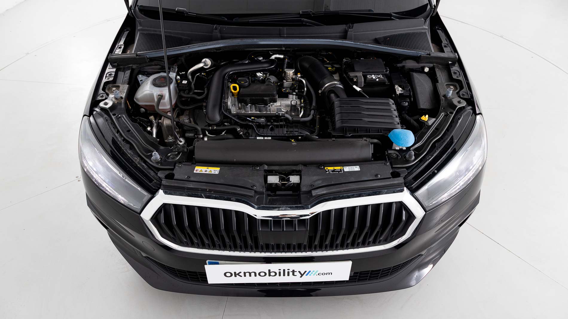 skoda fabia selection 1.0 TSI 95 2024 negro mágico efecto perla 31