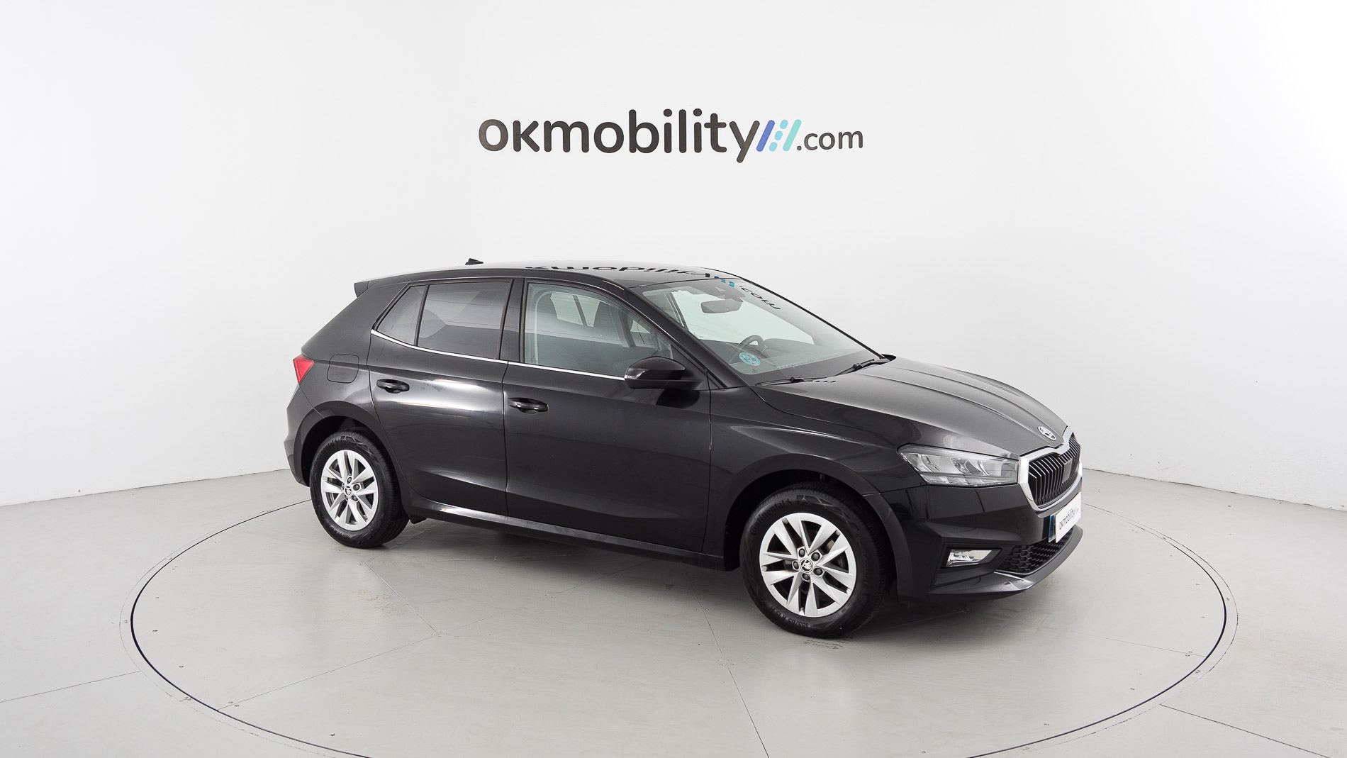 skoda fabia selection 1.0 TSI 95 2024 negro mágico efecto perla 3