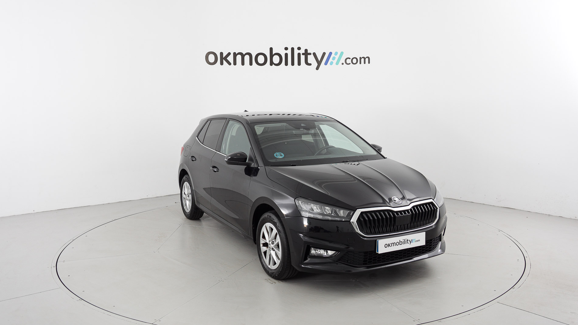 skoda fabia selection 1.0 TSI 95 2024 negro mágico efecto perla 4