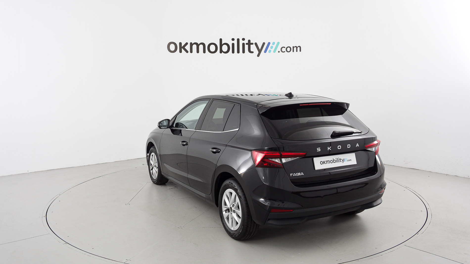 skoda fabia selection 1.0 TSI 95 2024 negro mágico efecto perla 10