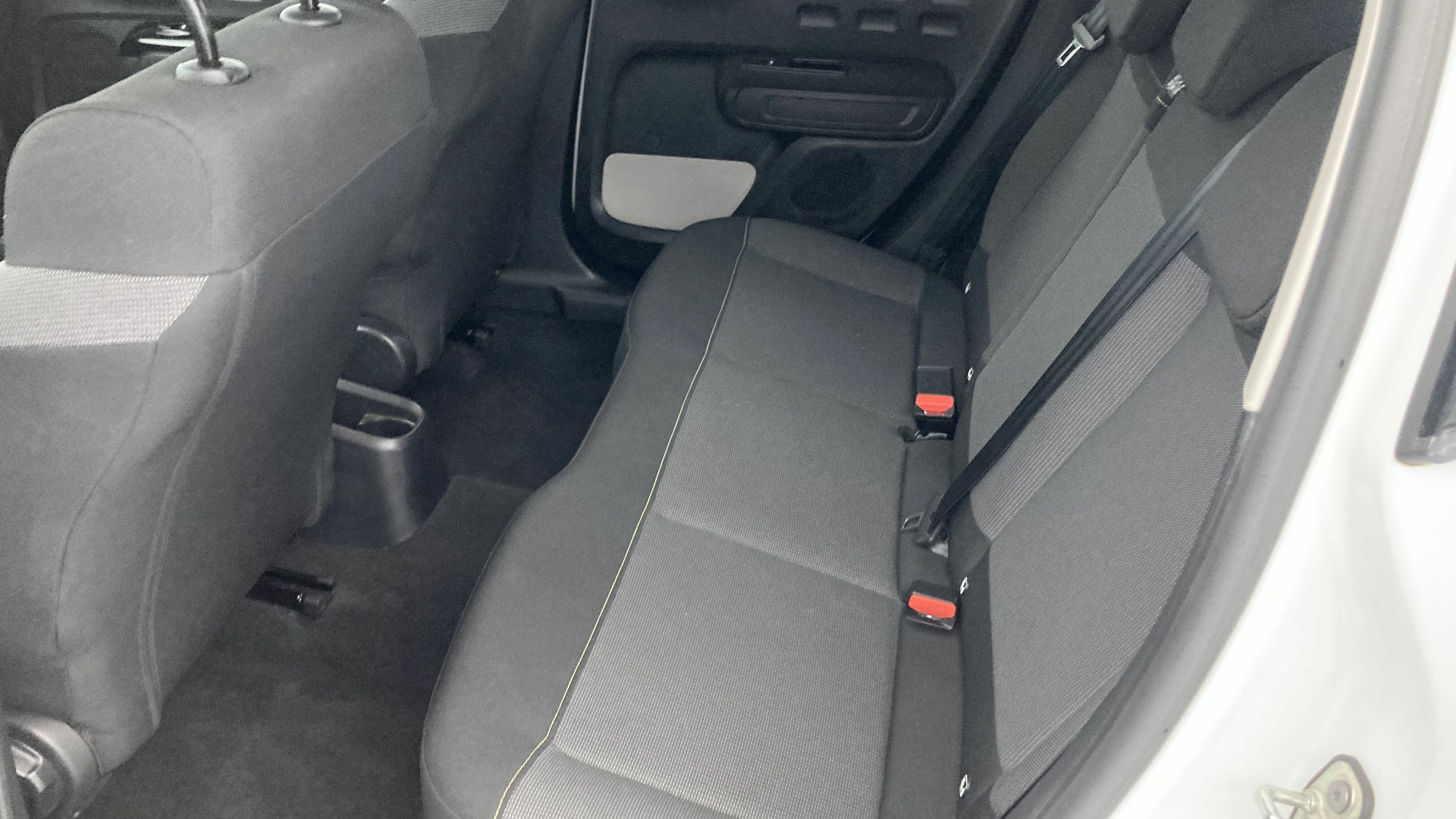 citroen c3 shine 1.2 PURETECH 83 2023 blanco banquise / negro 21