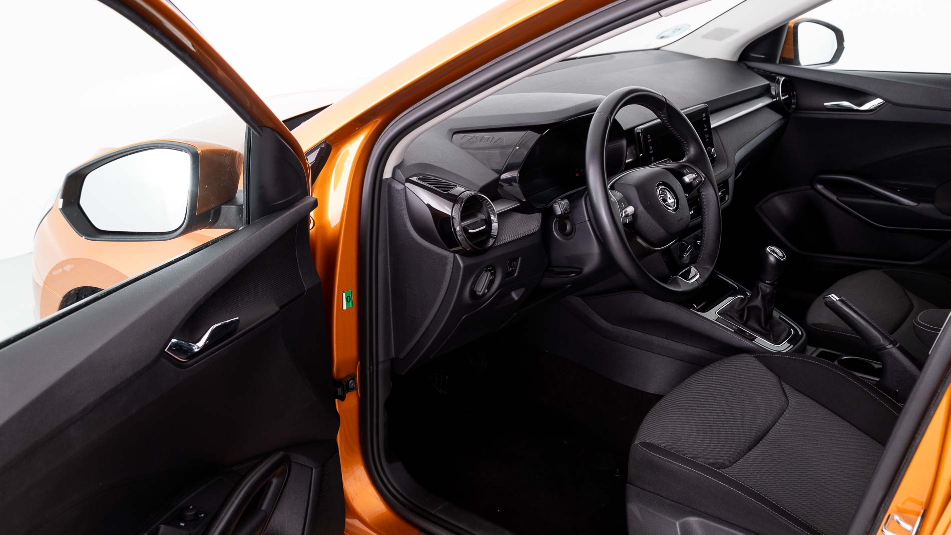 skoda fabia selection 1.0 TSI 95 2024 naranja phoenix 14