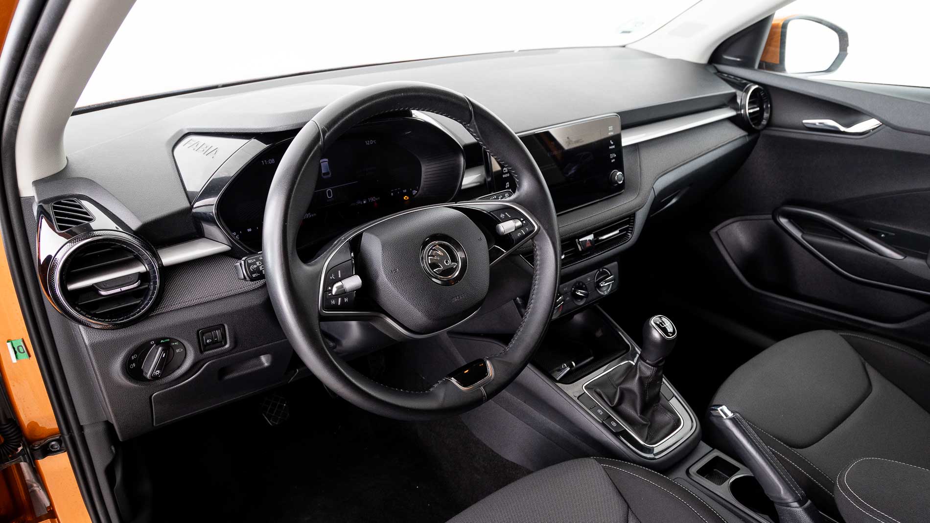 skoda fabia selection 1.0 TSI 95 2024 naranja phoenix 15