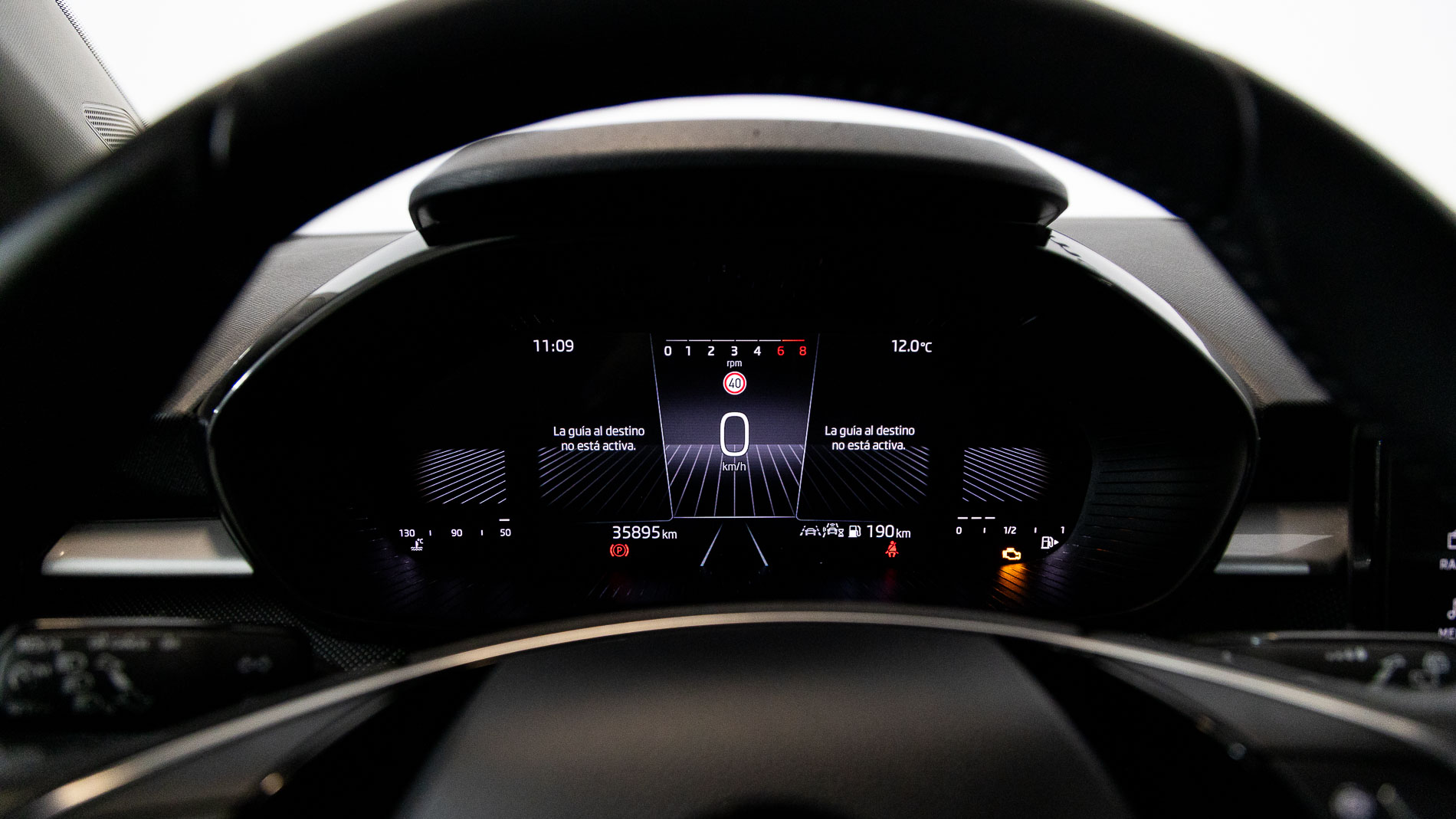 skoda fabia selection 1.0 TSI 95 2024 naranja phoenix 16