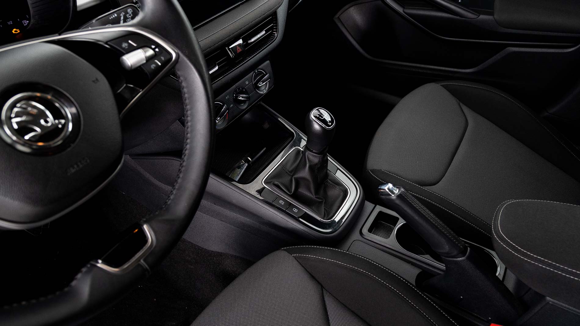 skoda fabia selection 1.0 TSI 95 2024 naranja phoenix 19