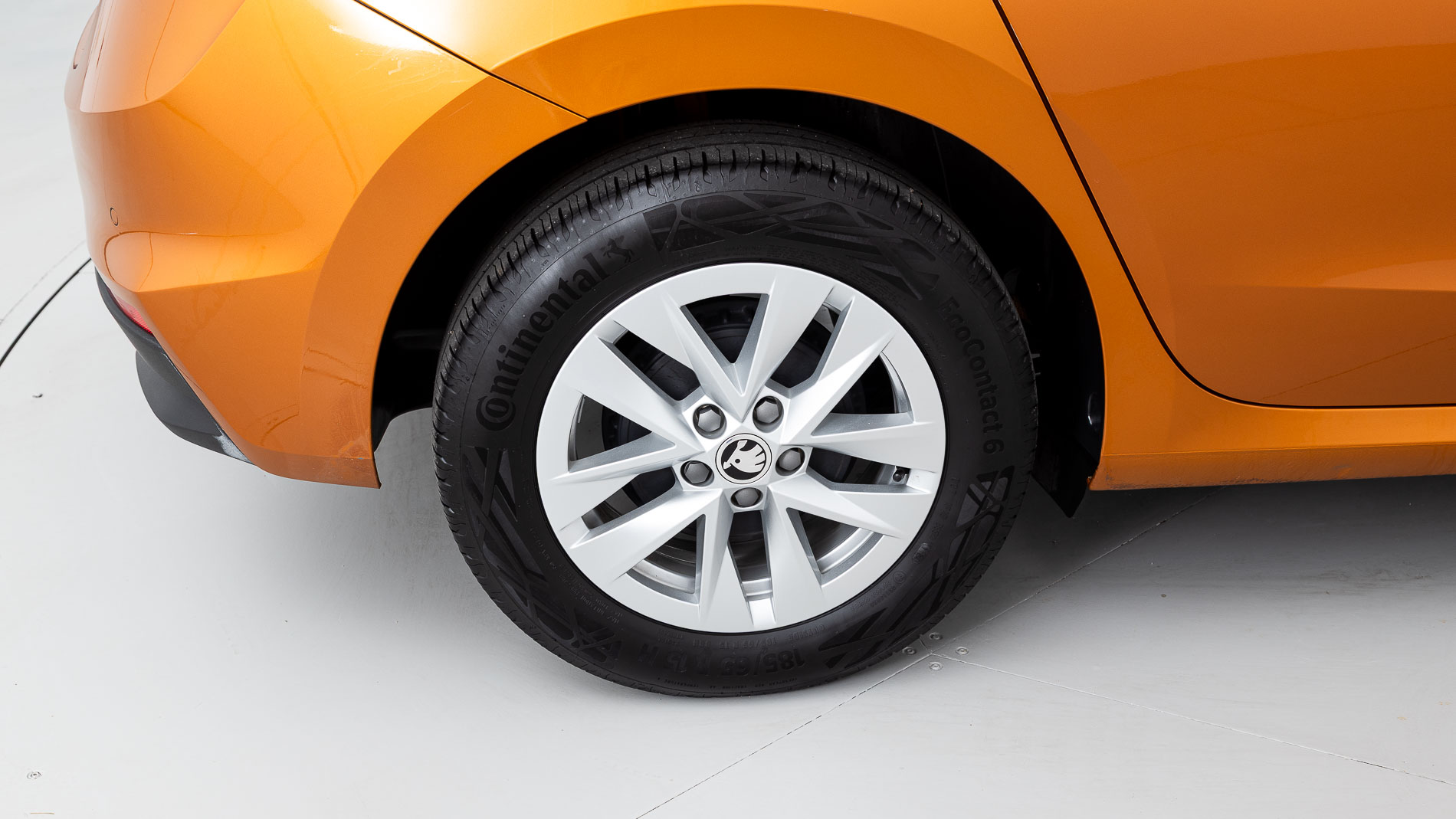 skoda fabia selection 1.0 TSI 95 2024 naranja phoenix 28