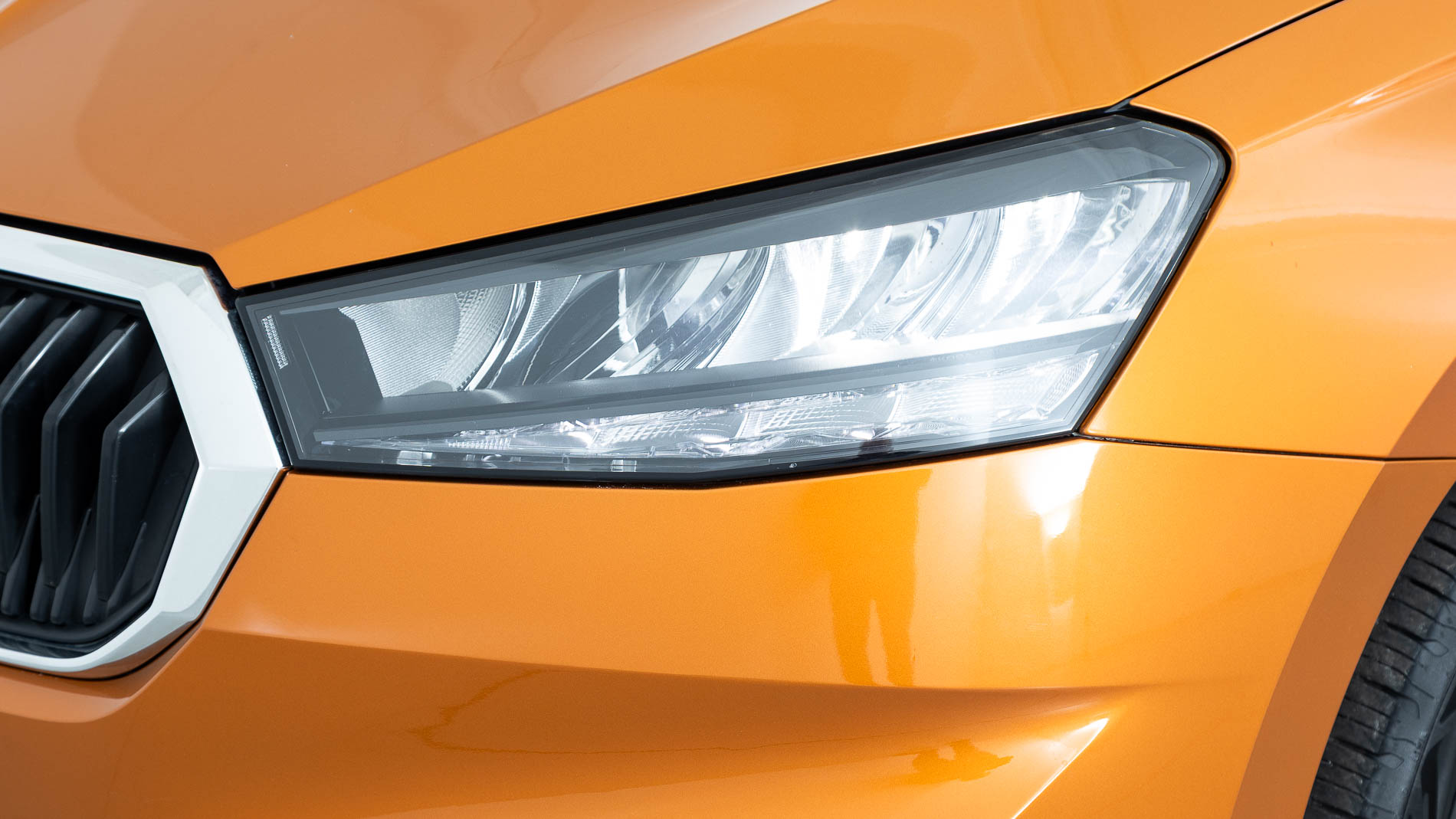 skoda fabia selection 1.0 TSI 95 2024 naranja phoenix 31