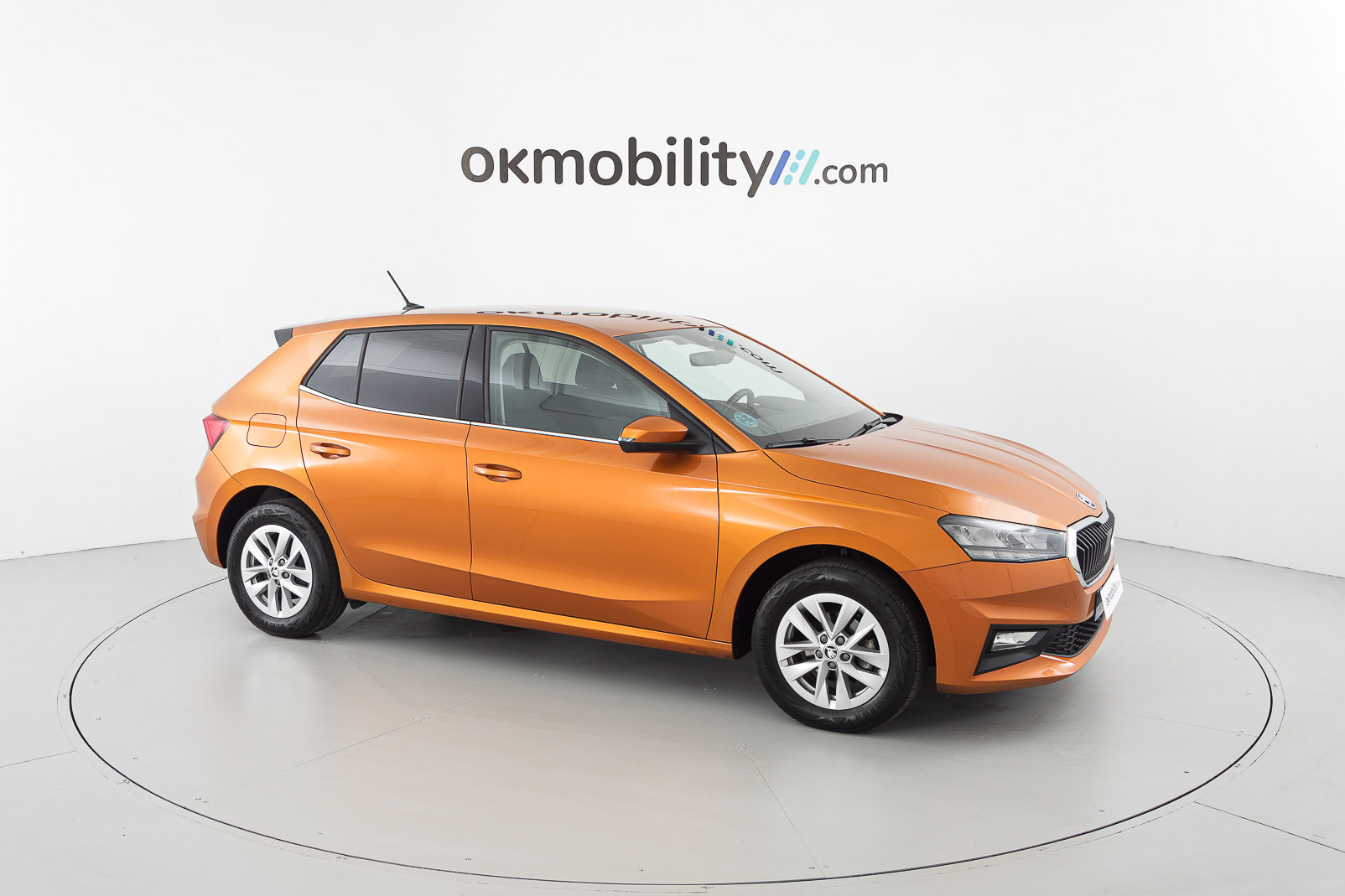 skoda fabia selection 1.0 TSI 95 2024 naranja phoenix 2