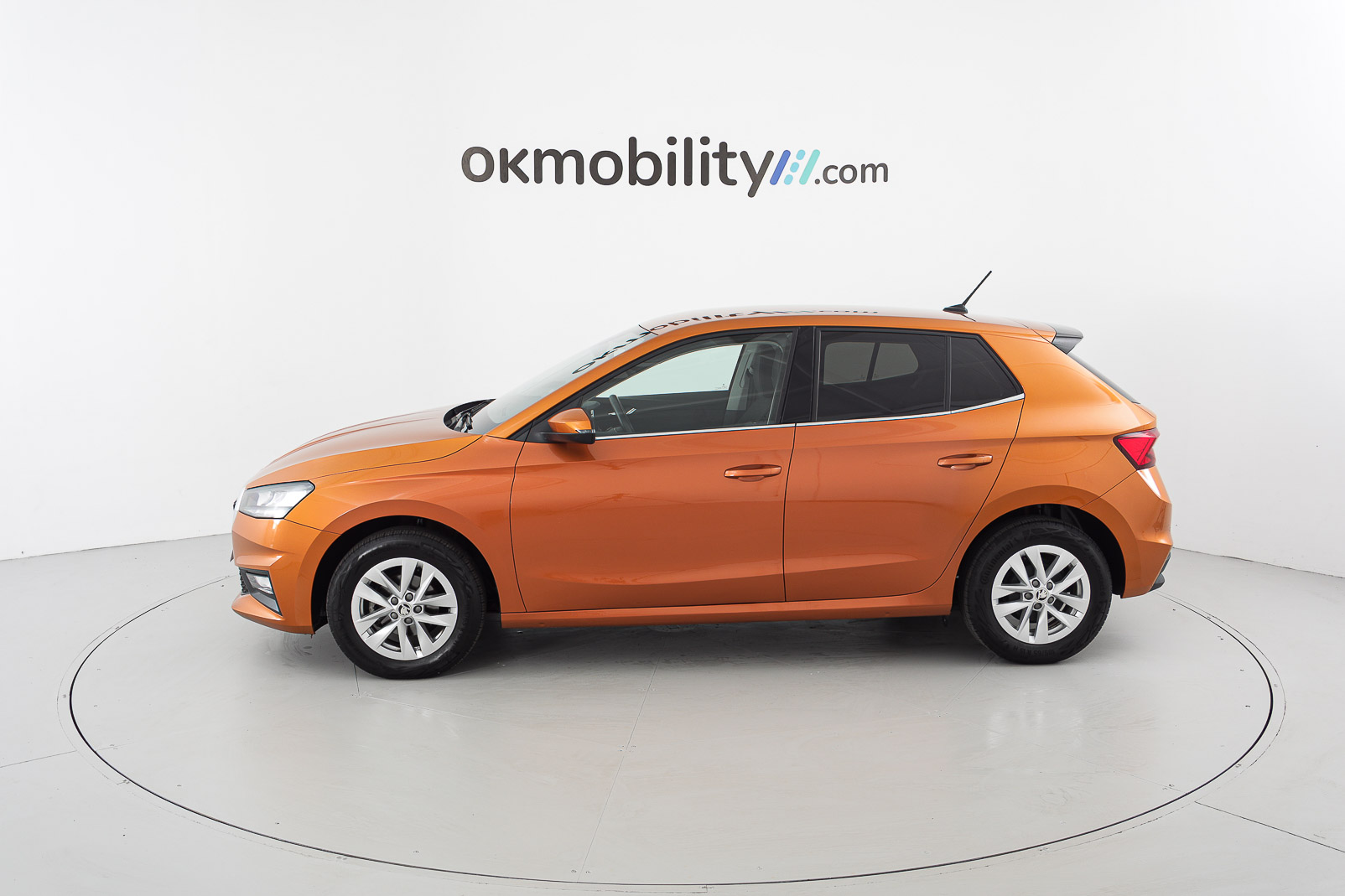 skoda fabia selection 1.0 TSI 95 2024 naranja phoenix 8