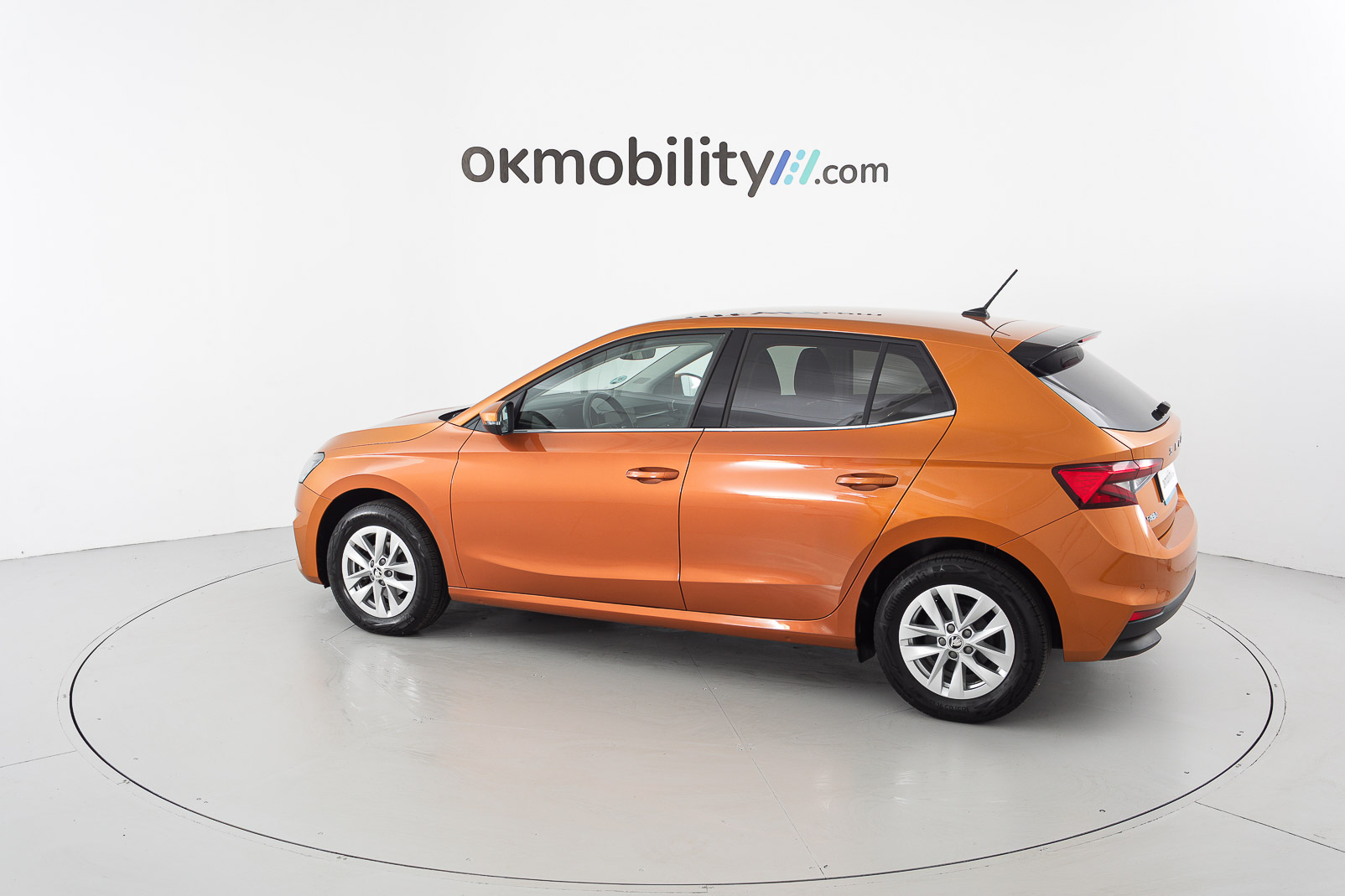skoda fabia selection 1.0 TSI 95 2024 naranja phoenix 9