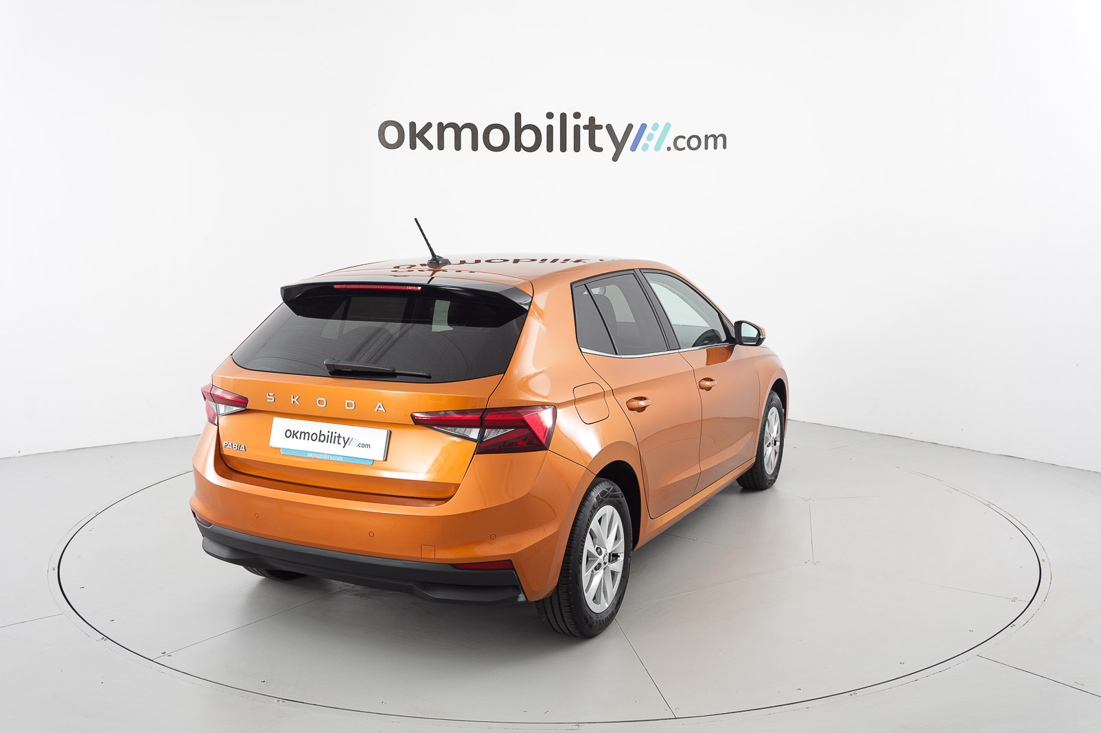 skoda fabia selection 1.0 TSI 95 2024 naranja phoenix 12