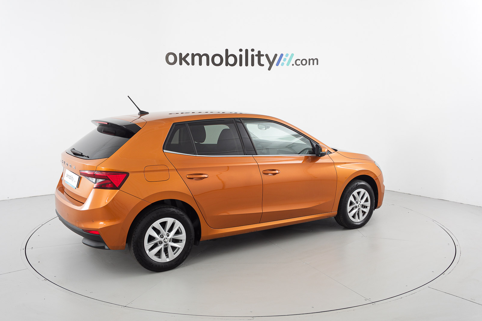 skoda fabia selection 1.0 TSI 95 2024 naranja phoenix 13